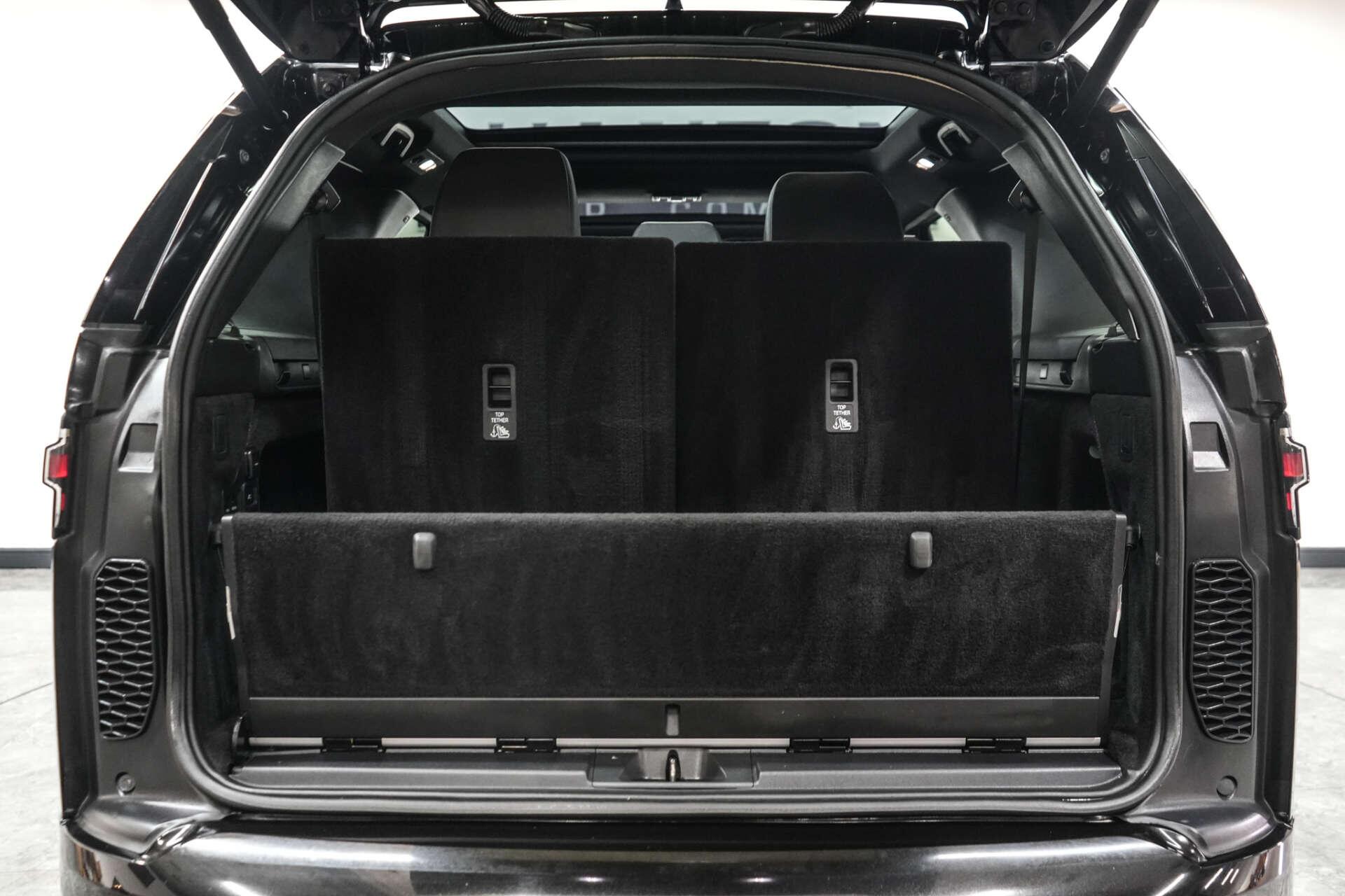 Land Rover Discovery view 12