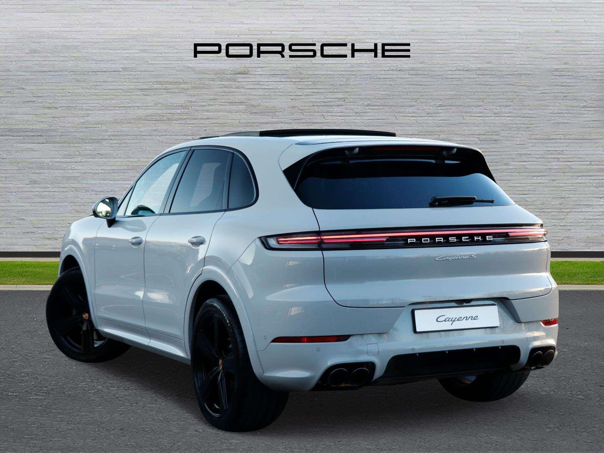 Porsche Cayenne view 5