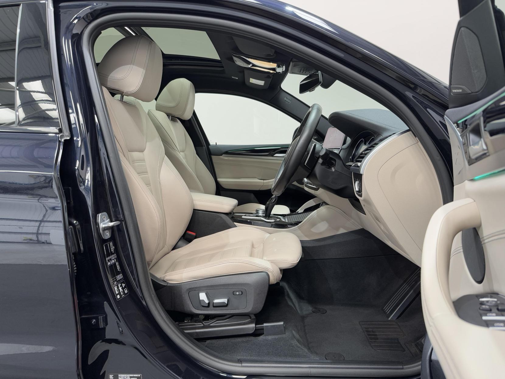 BMW X4 view 22