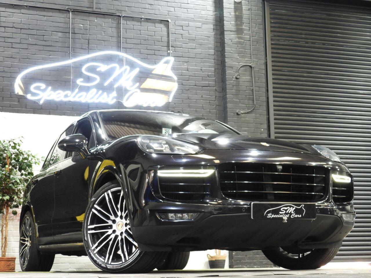 Porsche Cayenne view 35