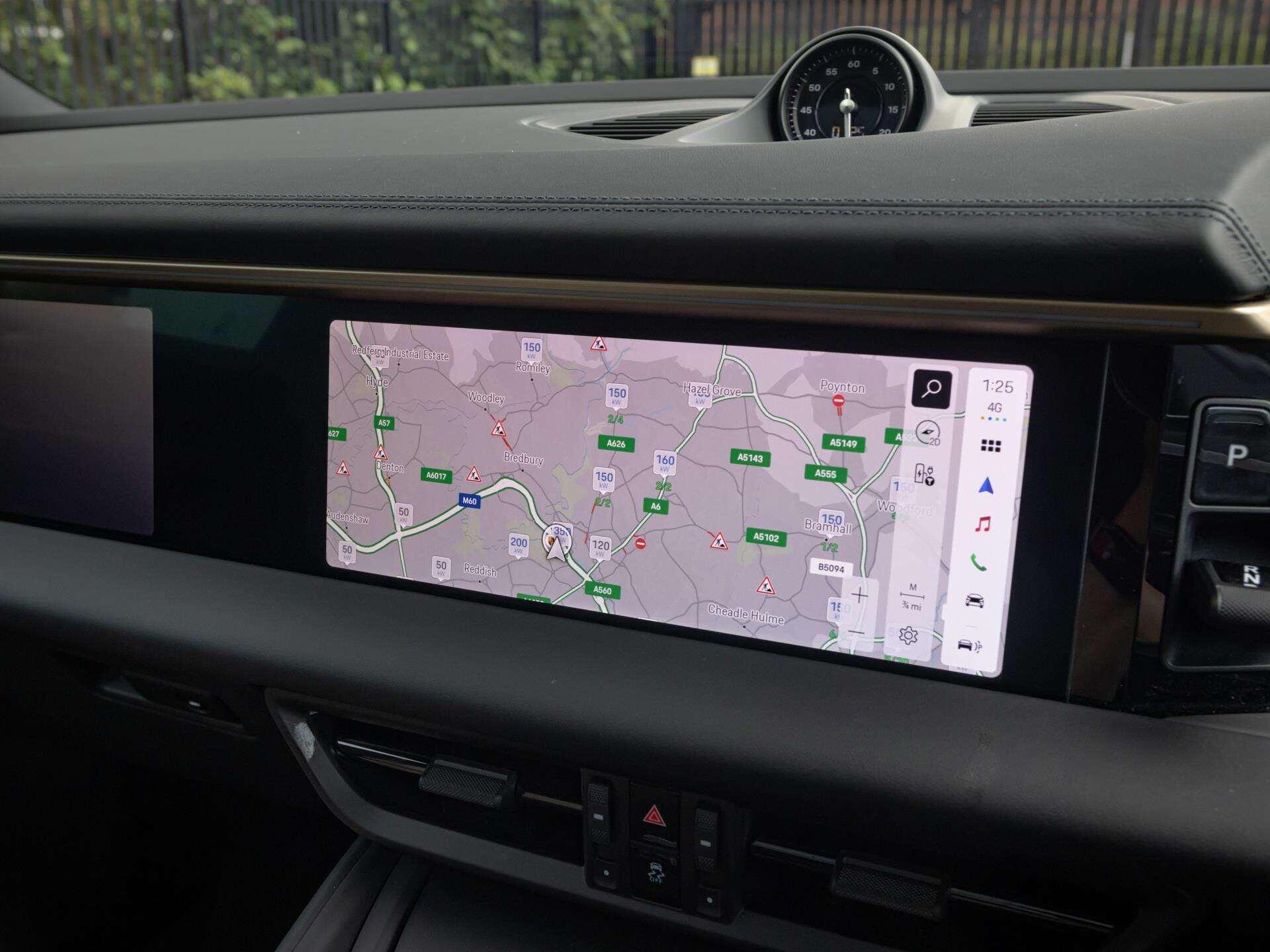 Porsche Macan view 26