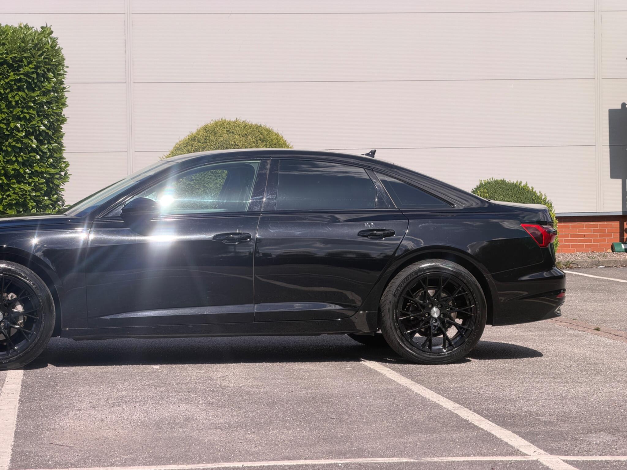 Audi A6 Saloon view 26