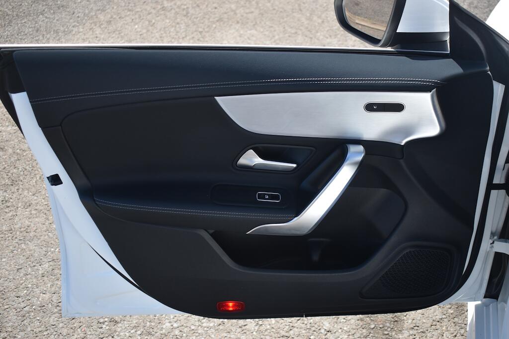 Mercedes-Benz Cla view 40