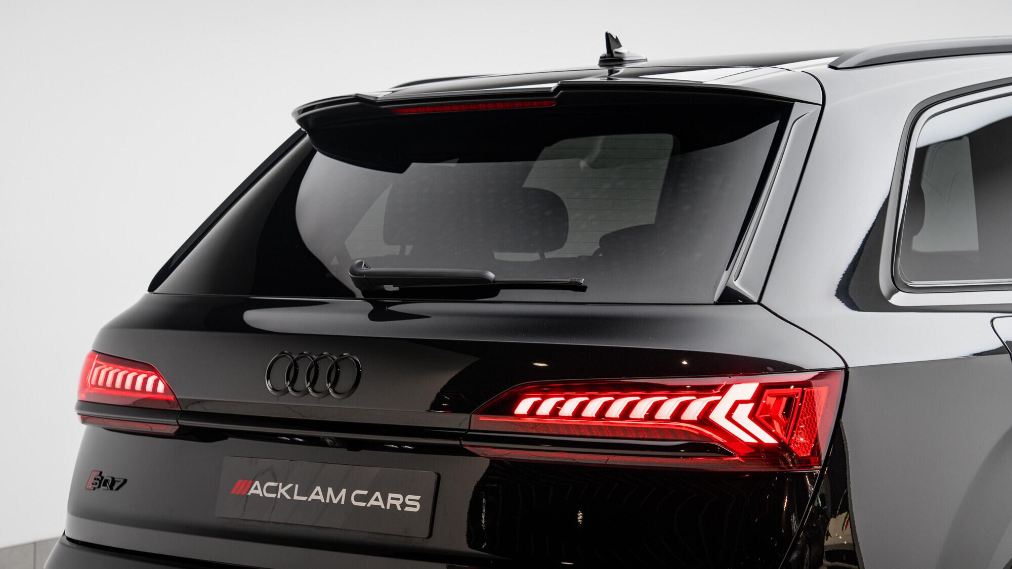 Audi SQ7 view 15