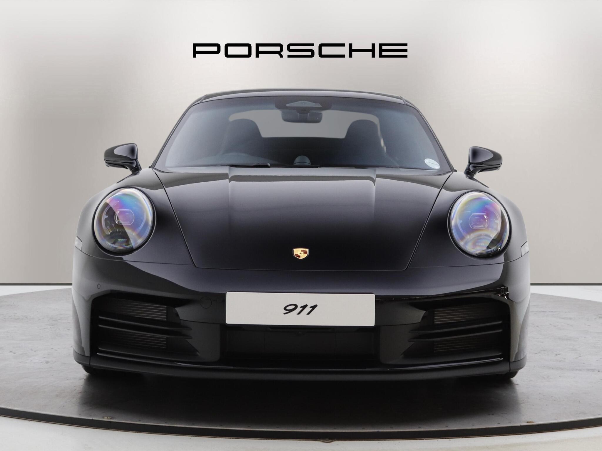 Porsche 911 view 6