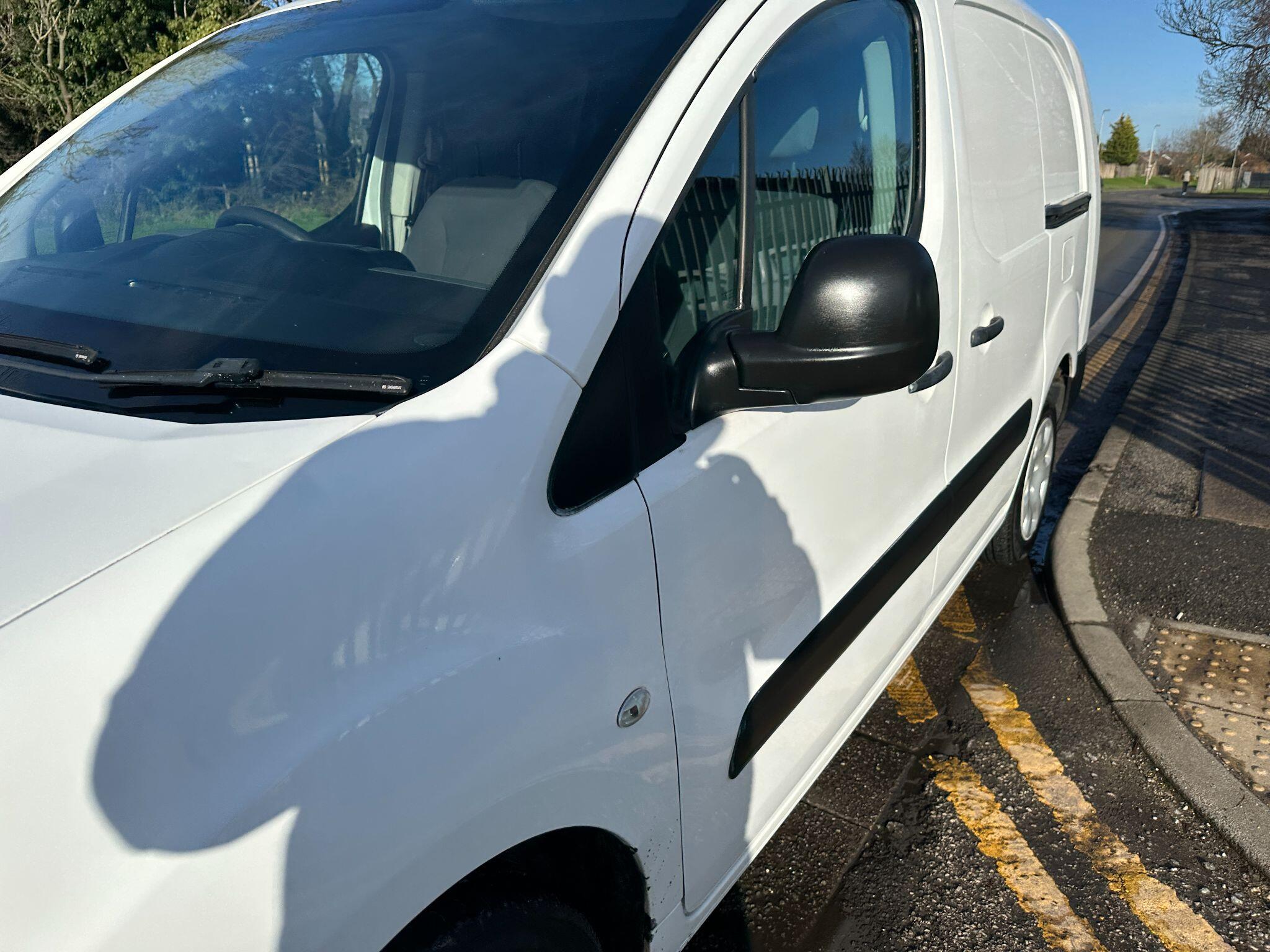 2016 Peugeot Partner 1.6 HDi S Crew Van L2 4dr • 93,298 miles image 9
