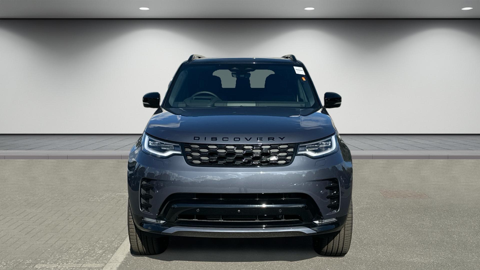 Land Rover Discovery view 8