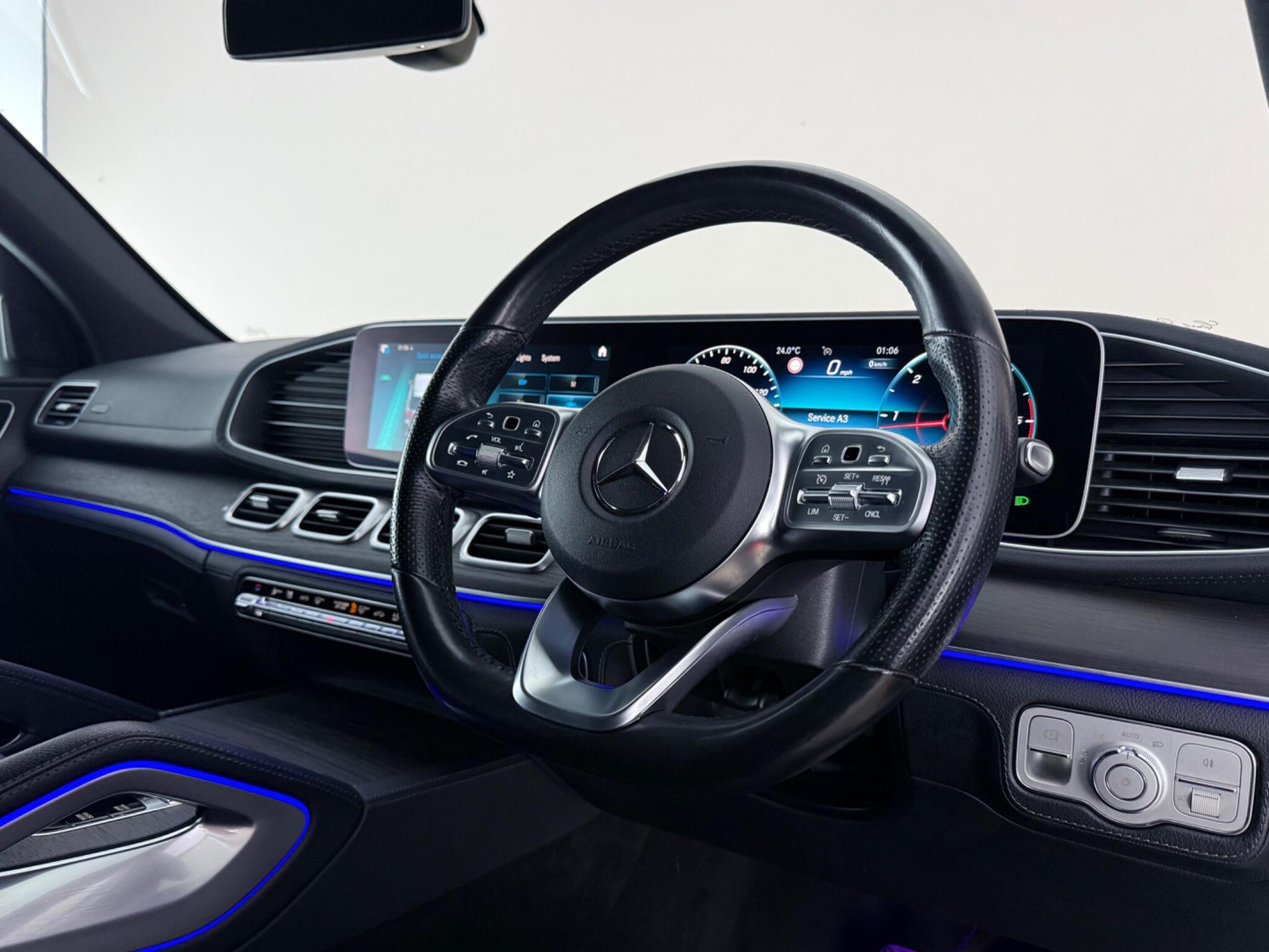 Mercedes-Benz GLE view 3
