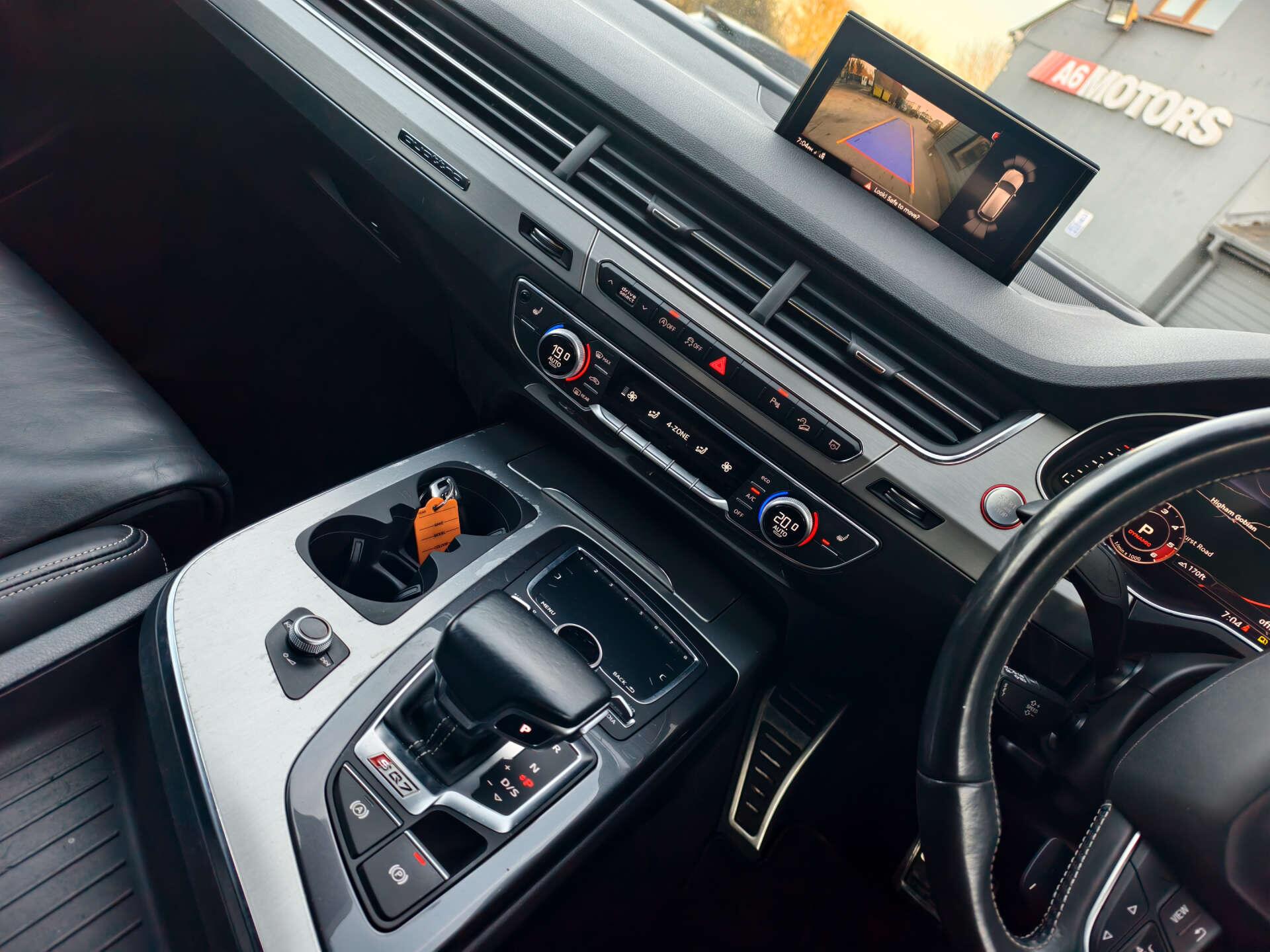 Audi SQ7 view 27