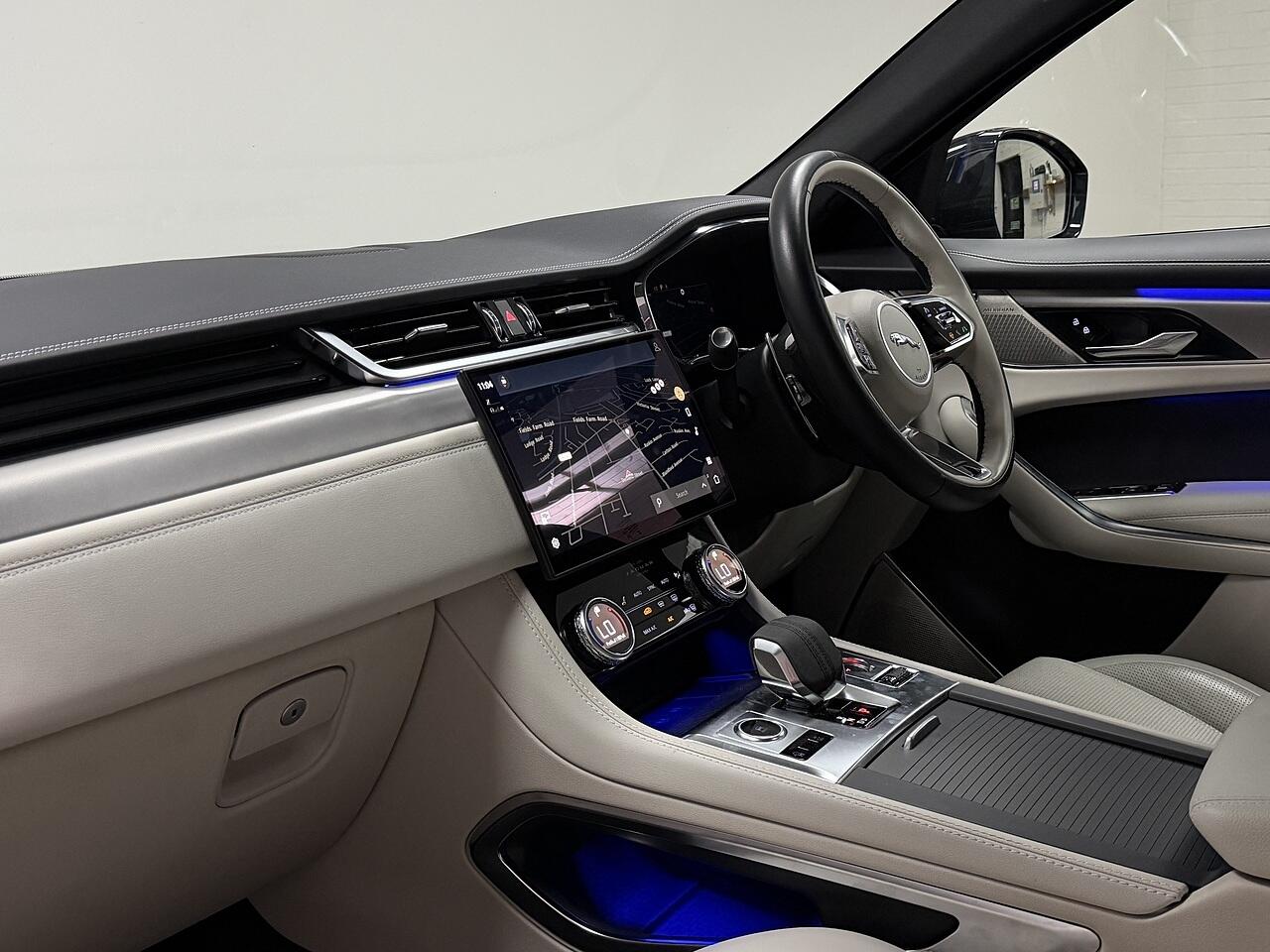 Jaguar F-Pace view 24