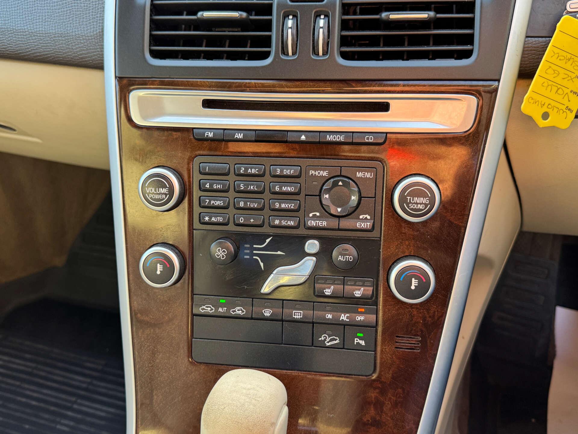 Volvo XC60 view 11