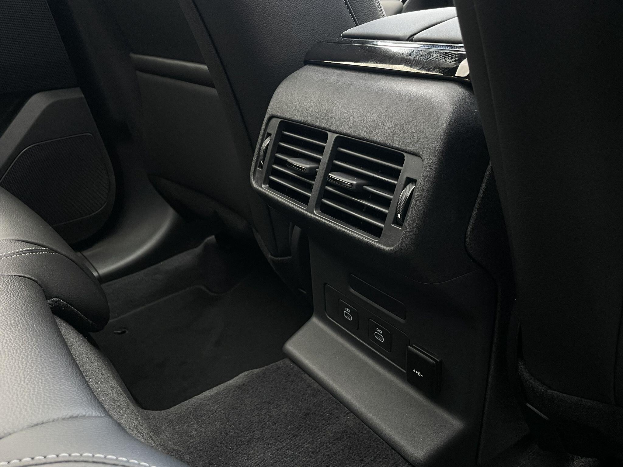Land Rover Range Rover Velar view 25