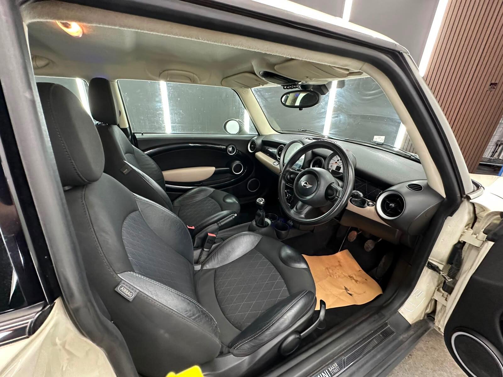Mini Hatch view 20