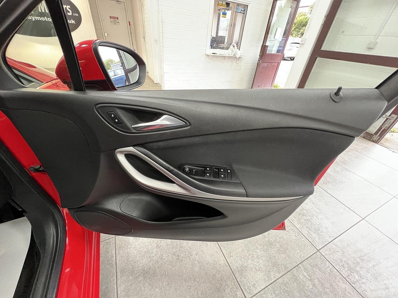 Vauxhall Astra view 13