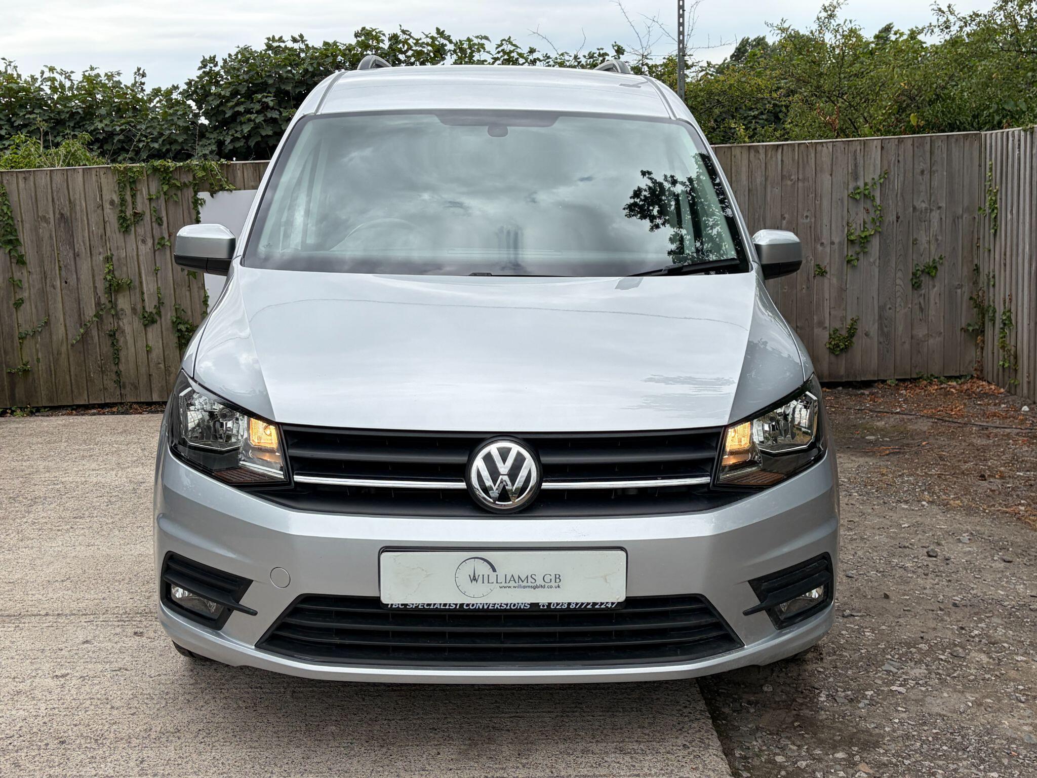 Volkswagen Caddy Maxi Life view 2