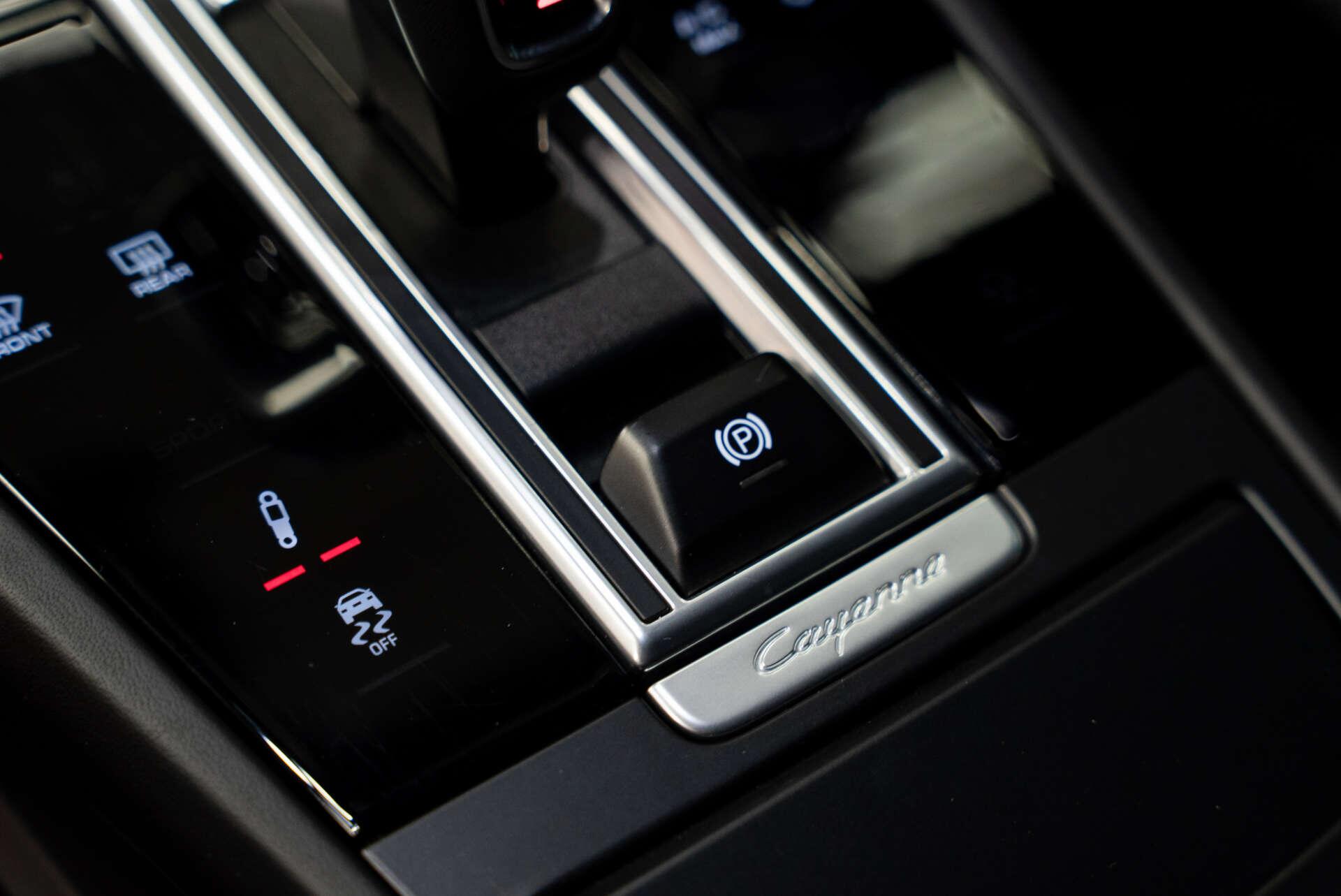 Porsche Cayenne view 26