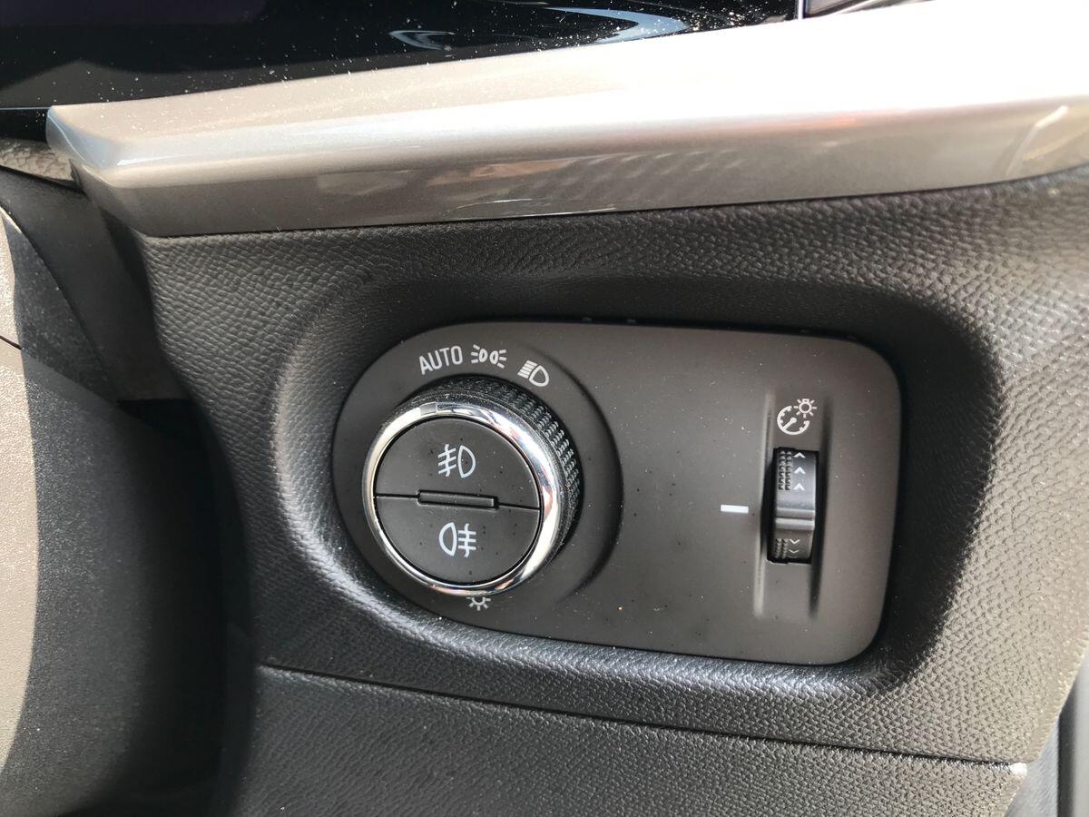 Vauxhall Mokka view 25