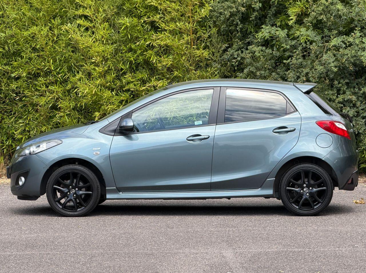 Mazda Mazda2 view 4