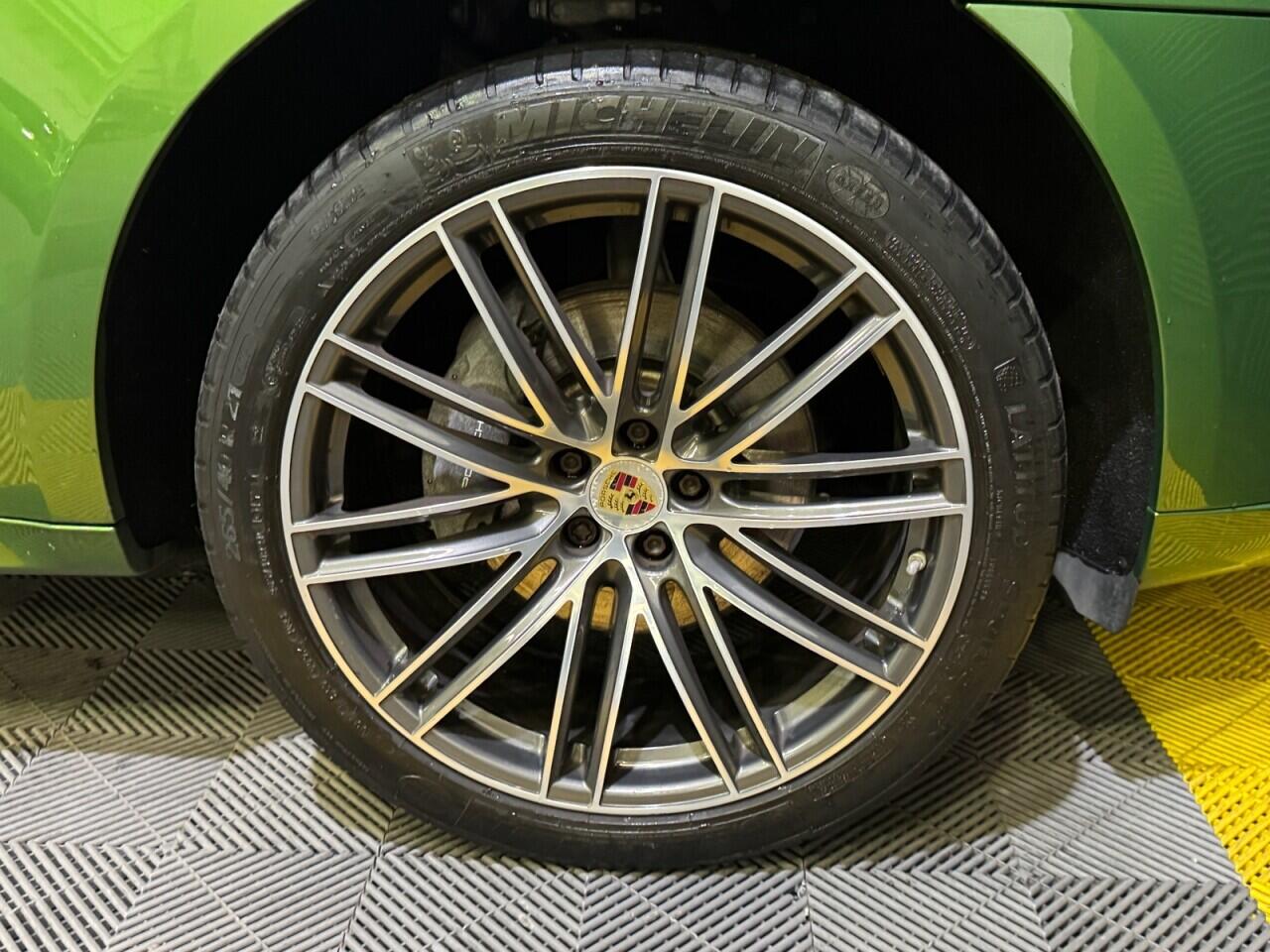 Porsche Macan view 6