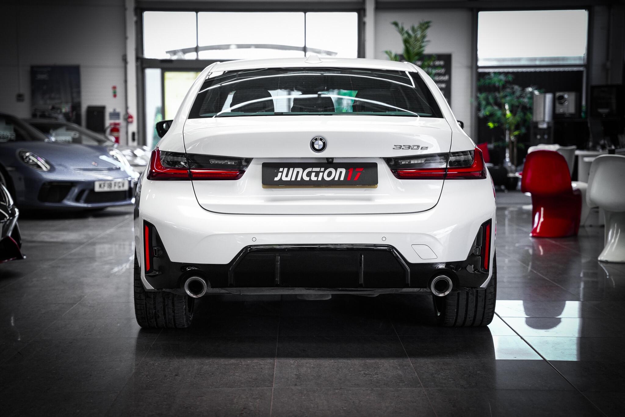 BMW 3 Series view 14