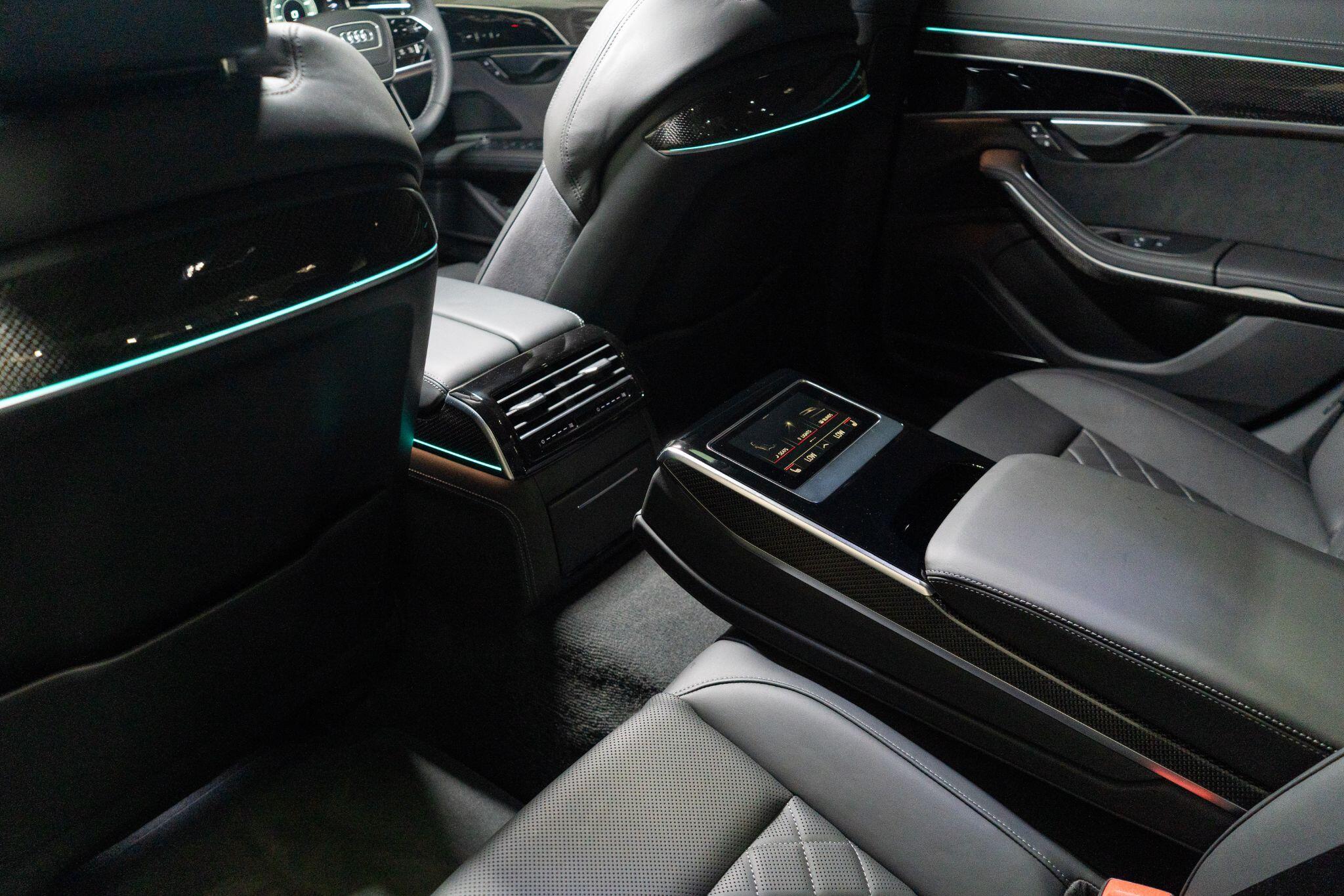 Audi S8 view 17