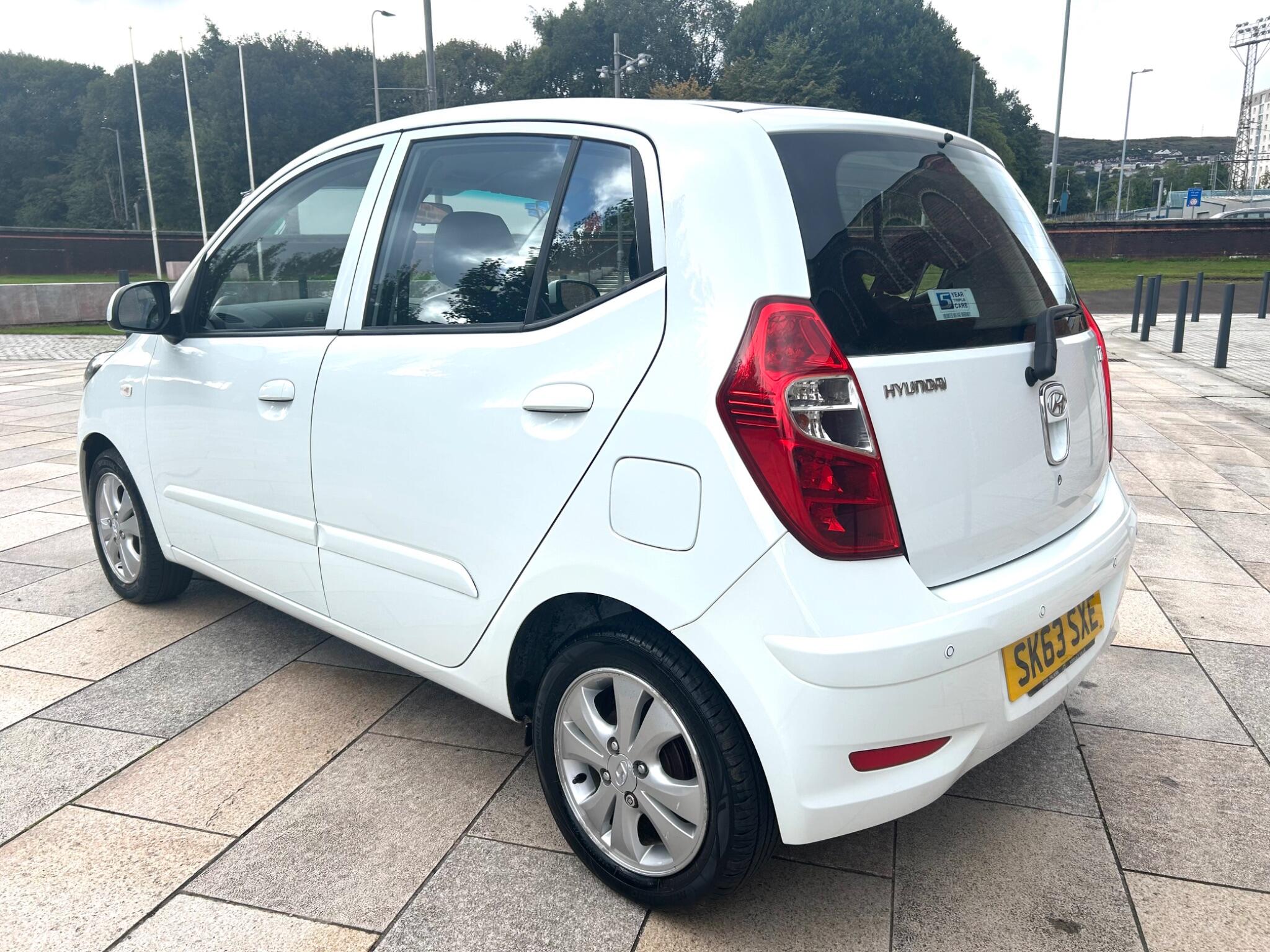 Hyundai I10 view 10