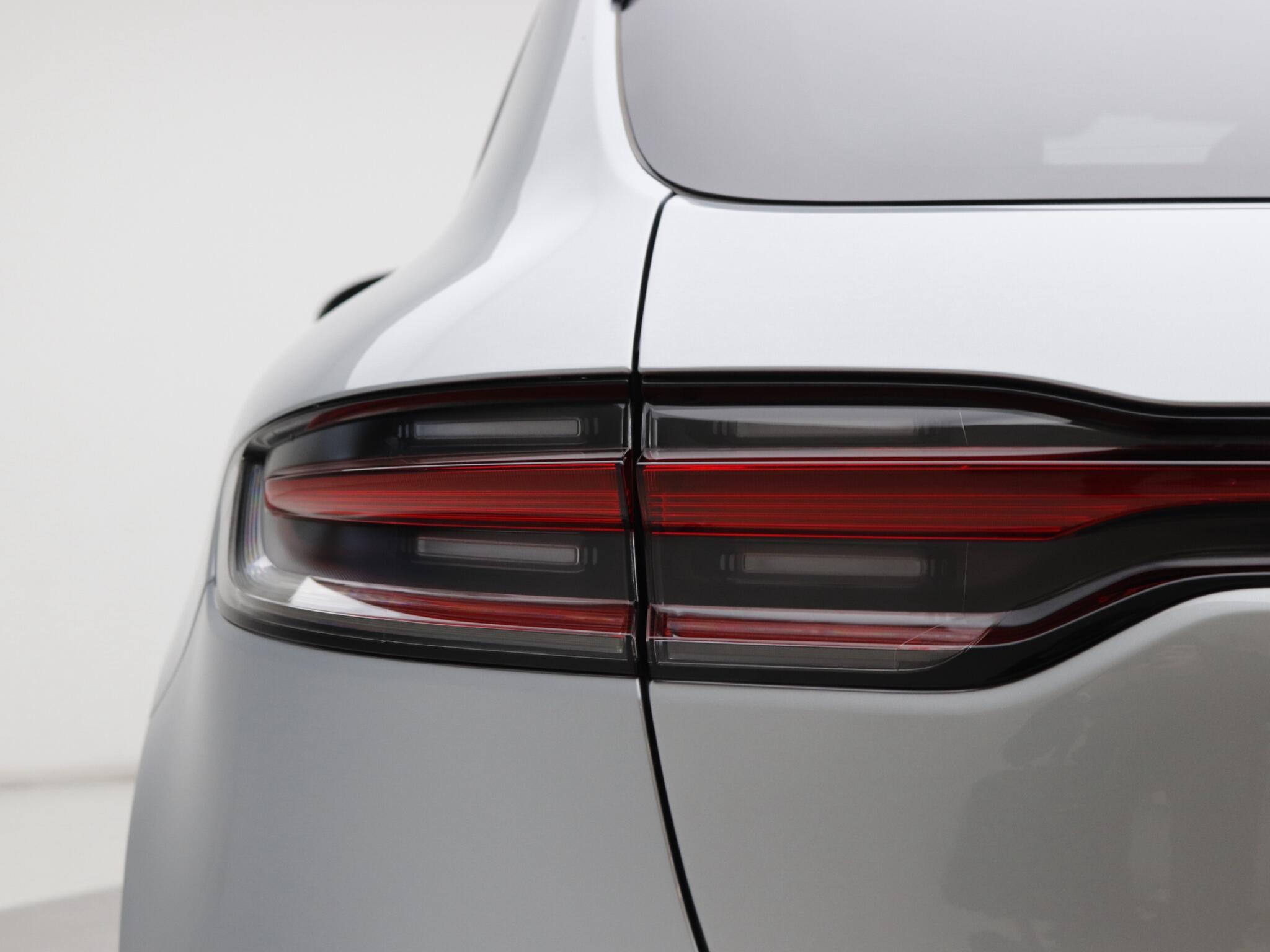Porsche Macan view 22