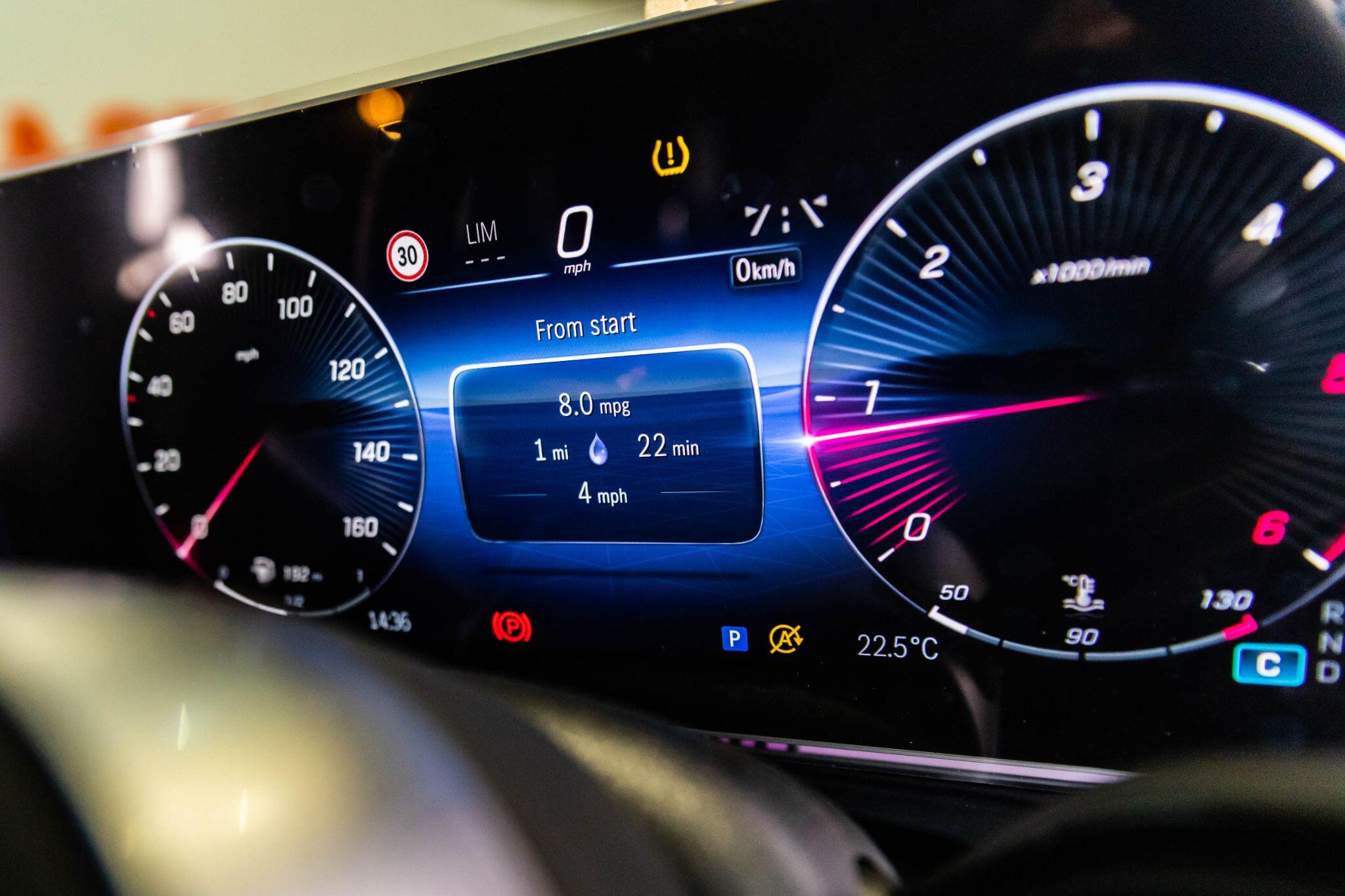Mercedes-Benz V-Class view 20