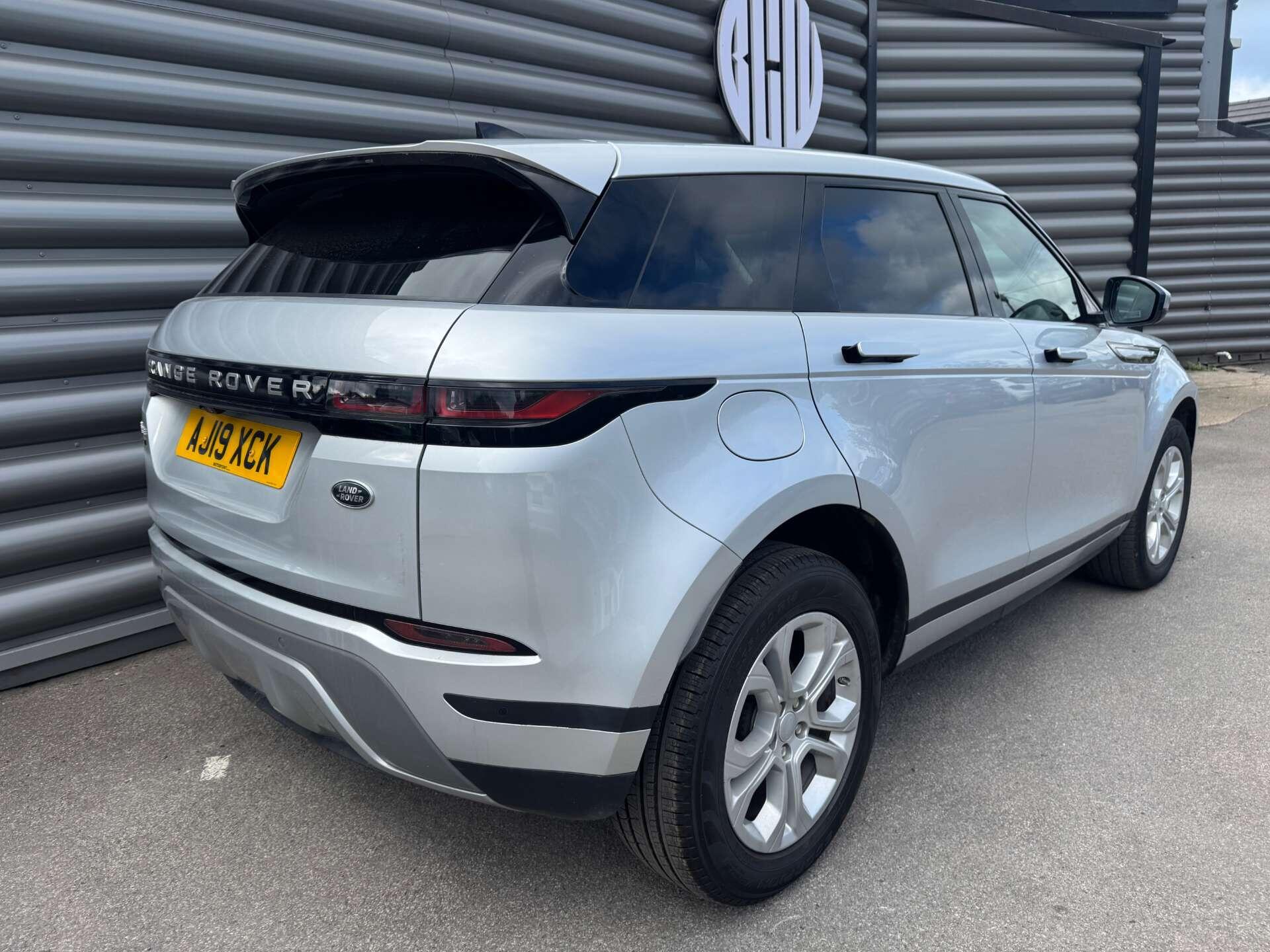 Land Rover Range Rover Evoque view 3