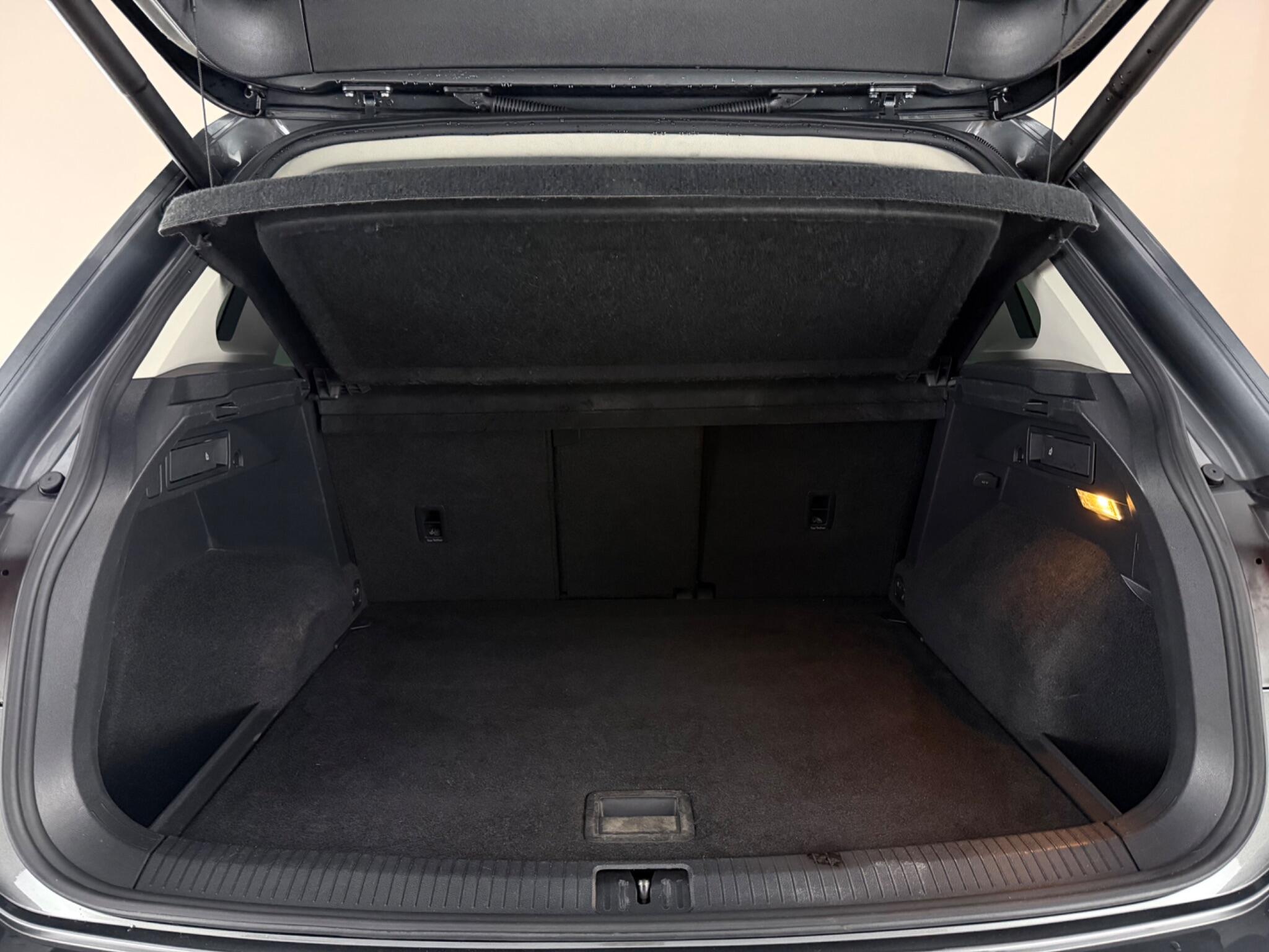 Volkswagen Tiguan view 10