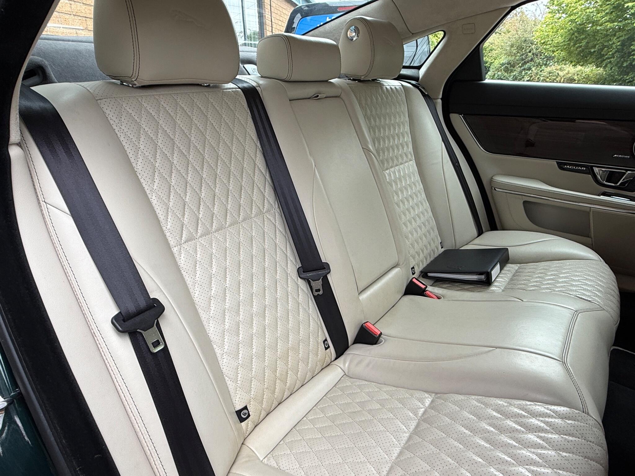 Jaguar XJ view 39