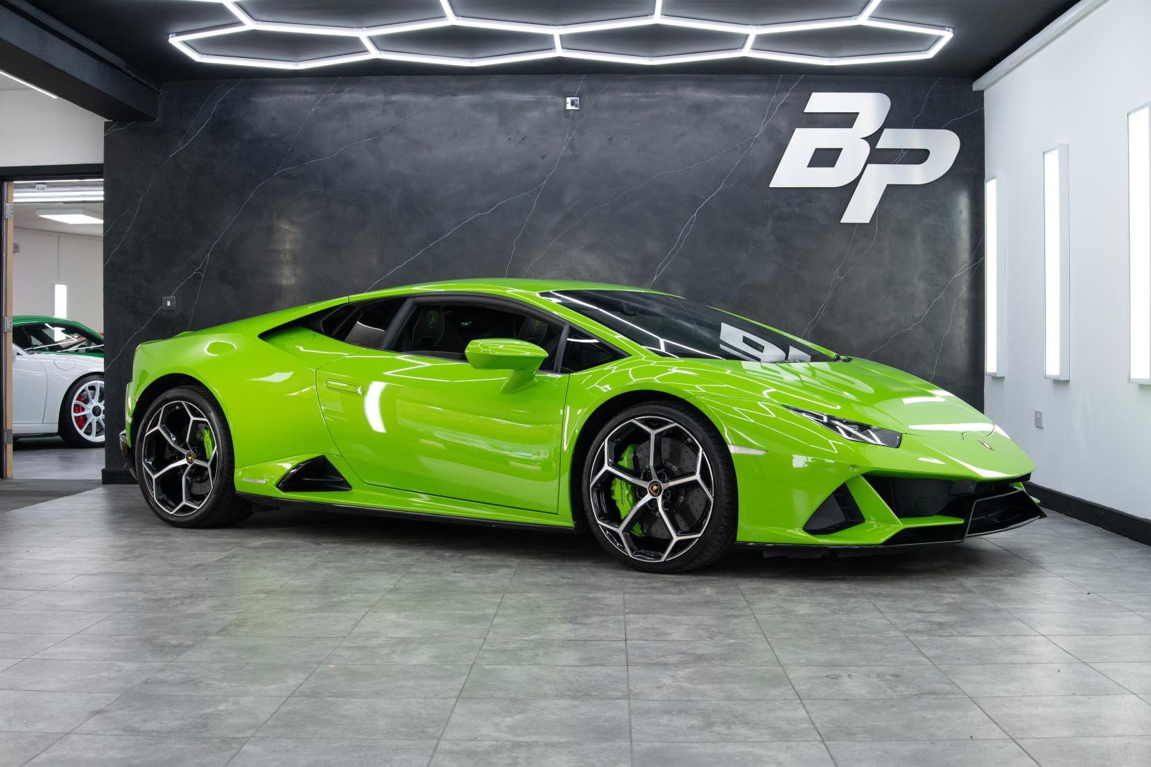 Lamborghini Huracan main image