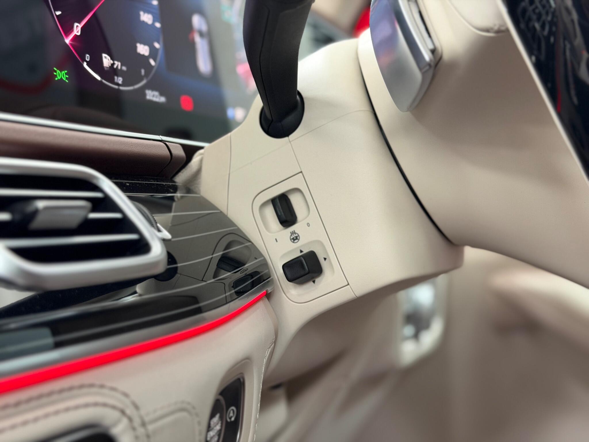 Mercedes-Benz GLS view 50