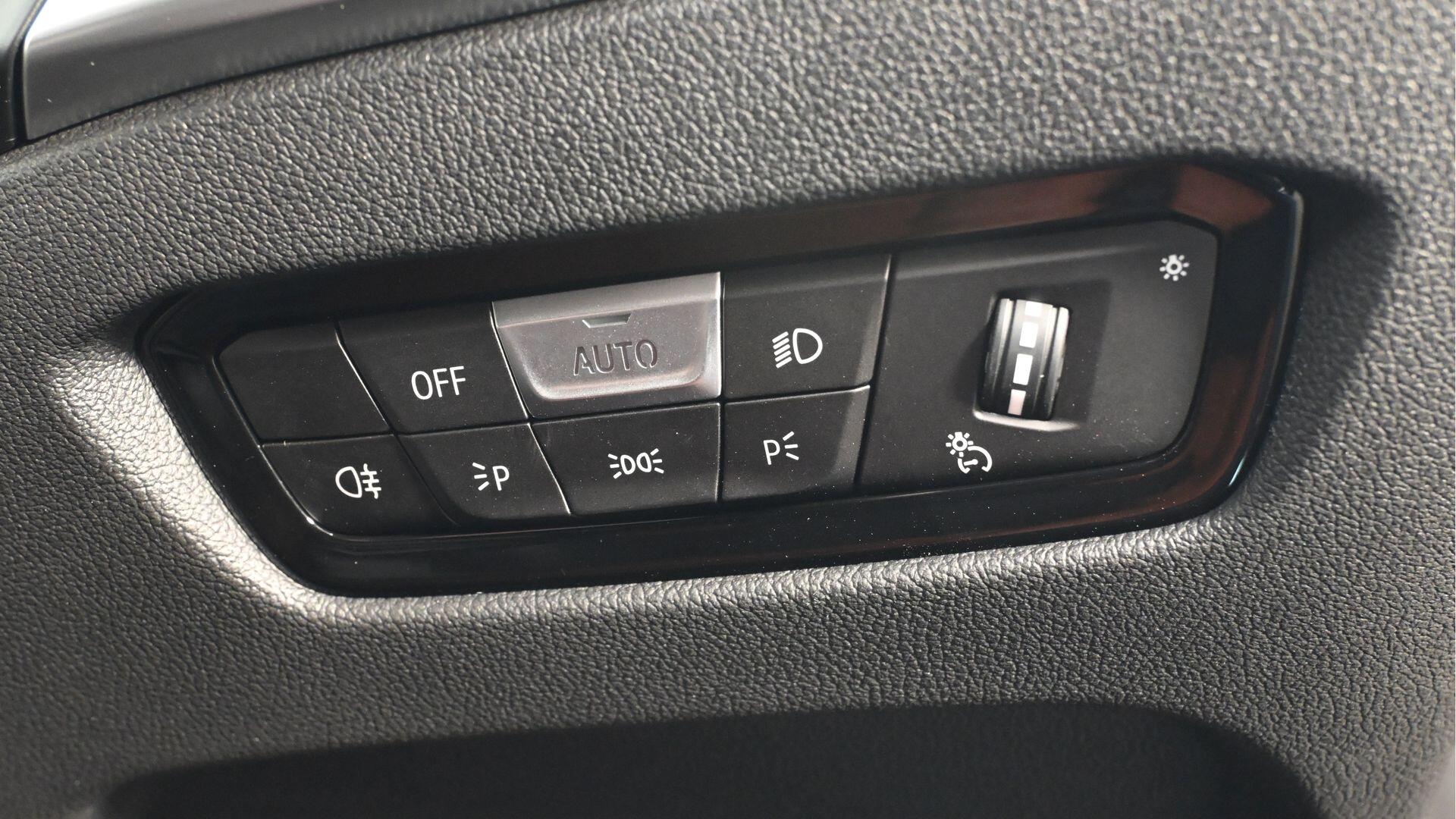 BMW i4 view 34