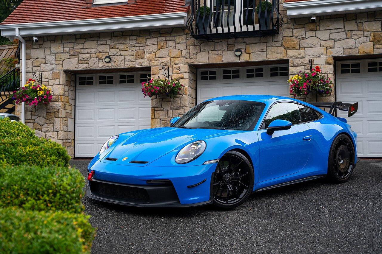 Porsche 911 view 103
