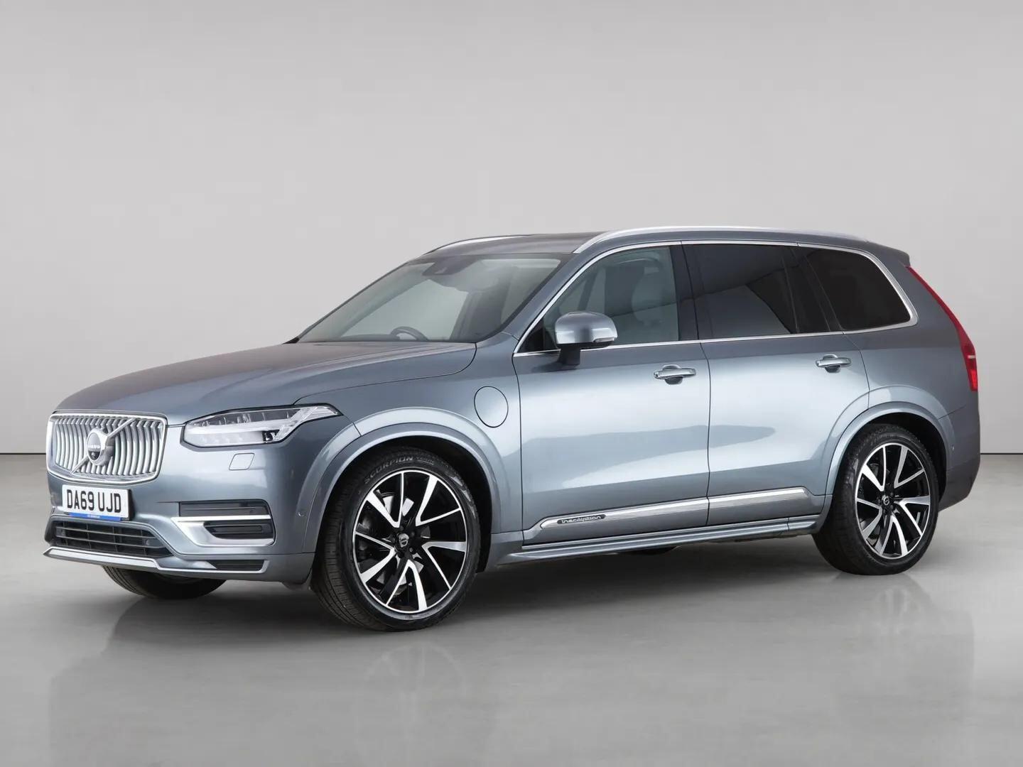 Volvo XC90 view 2