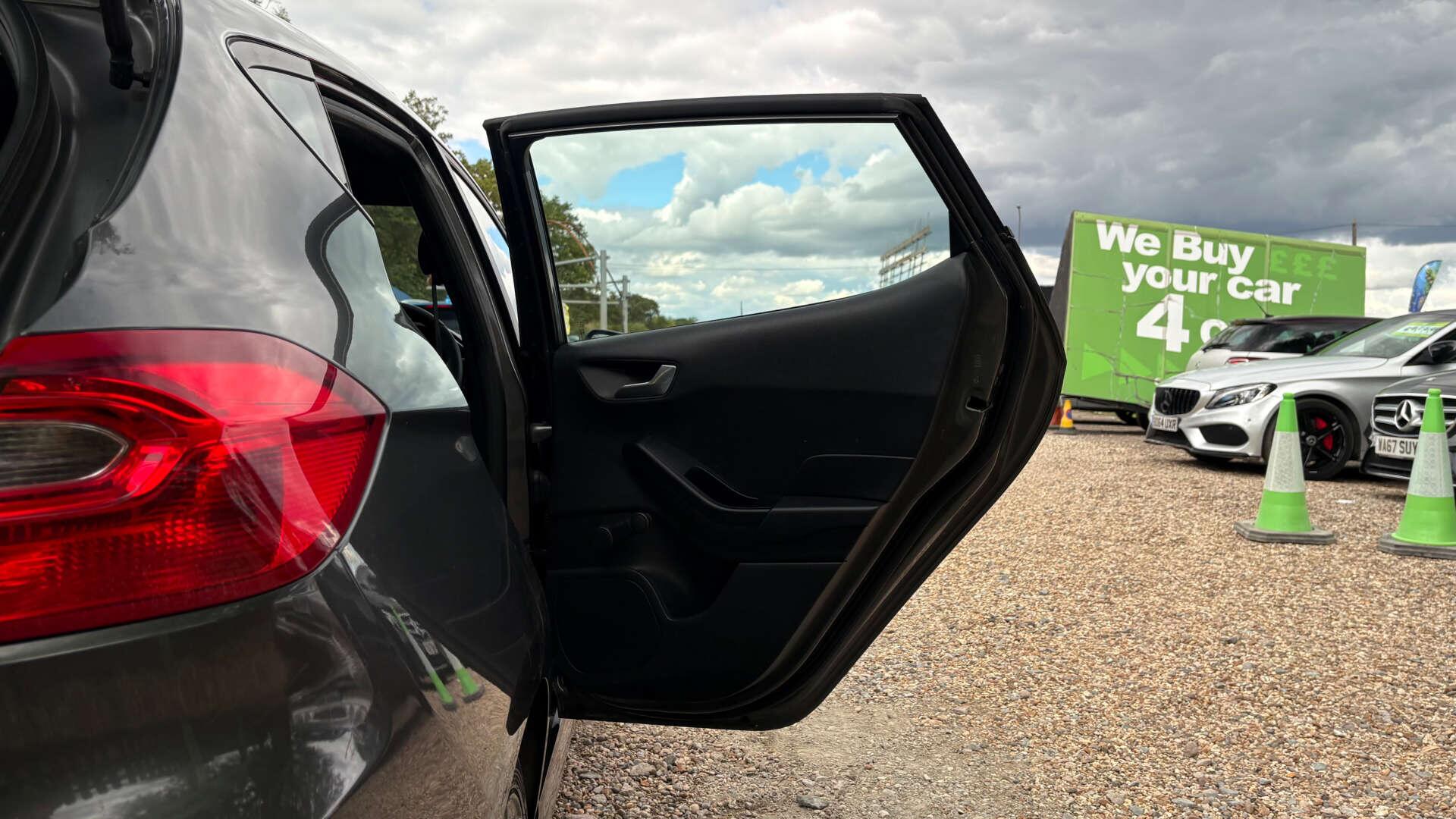 Ford Fiesta view 42