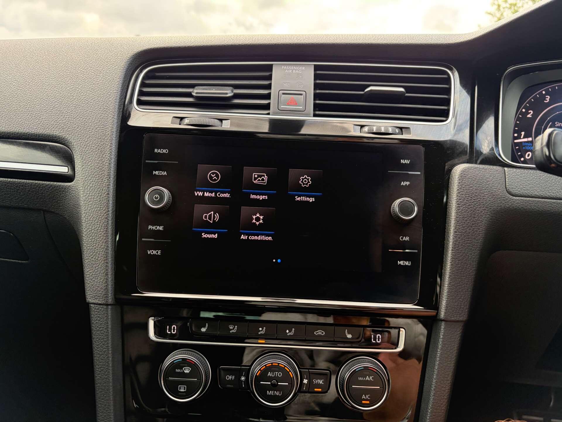 Volkswagen Golf view 43