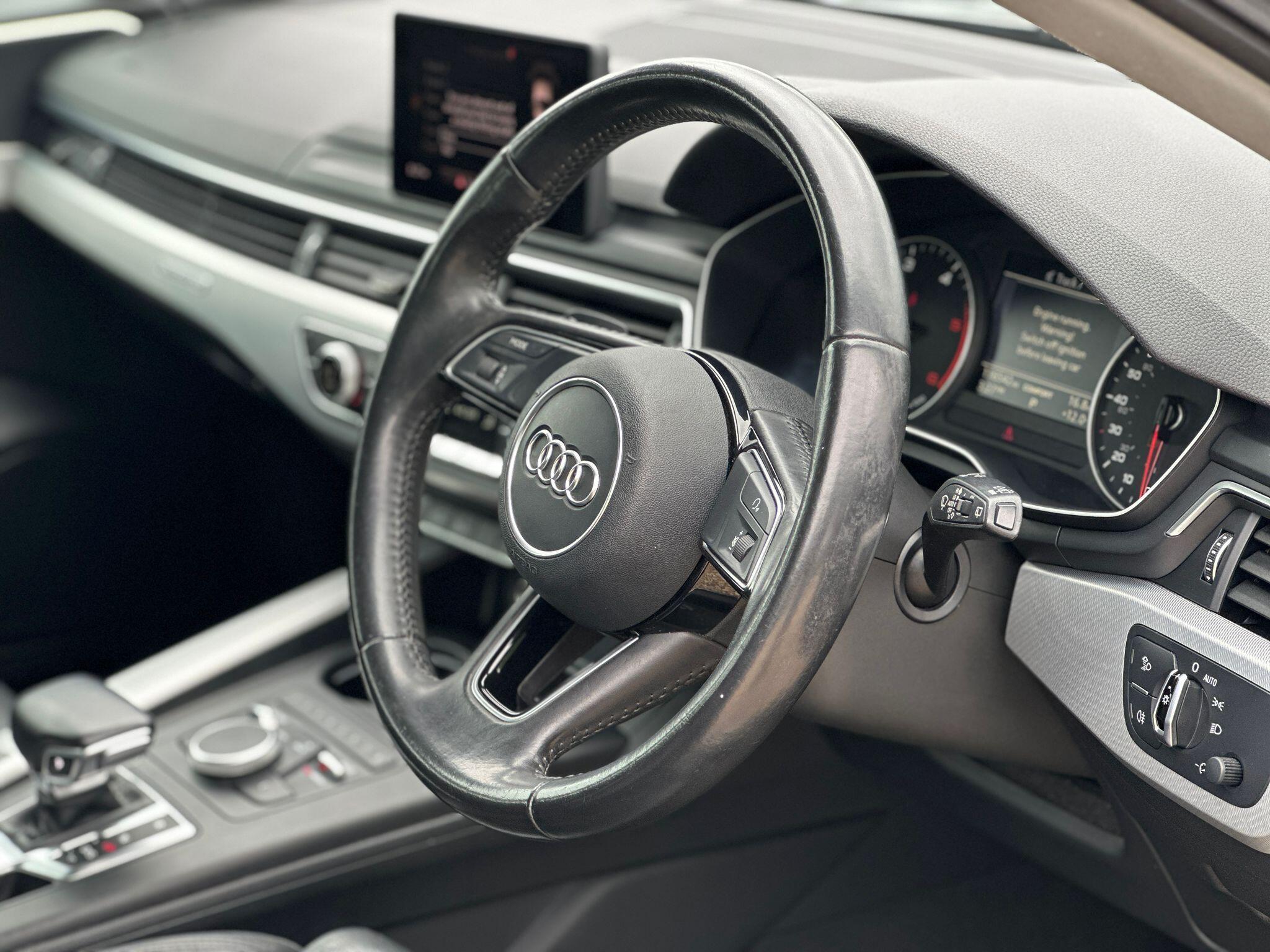Audi A4 Avant view 8