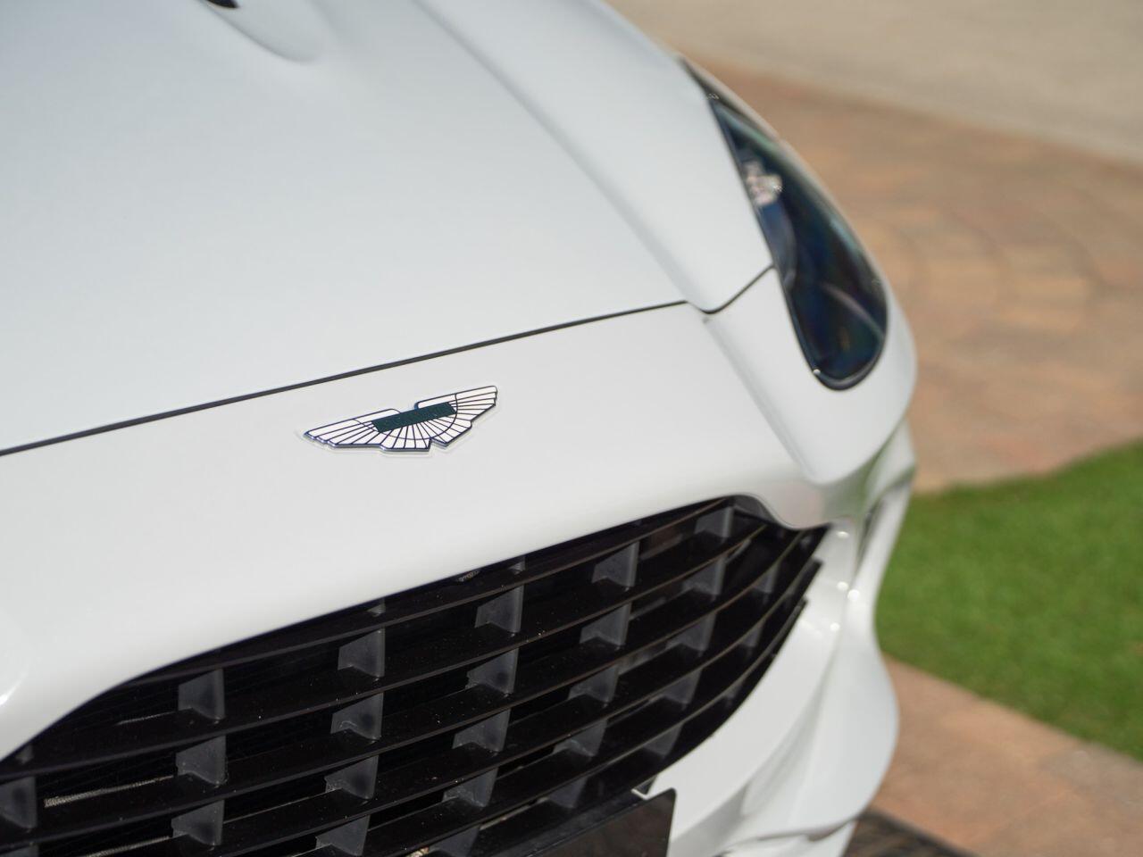 Aston Martin DBX view 29
