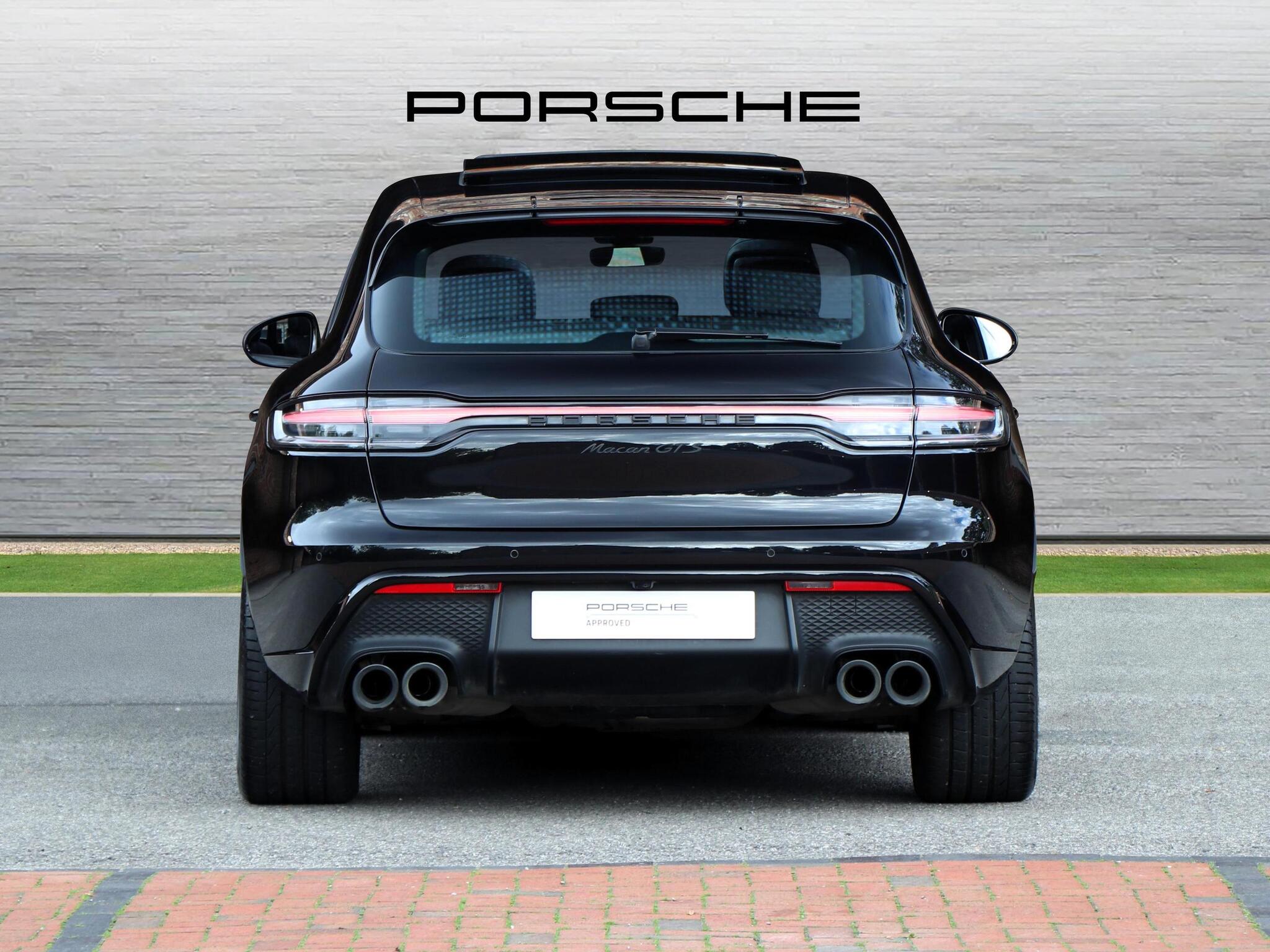 Porsche Macan view 8