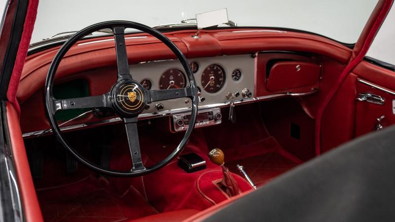 Jaguar XK150 view 9