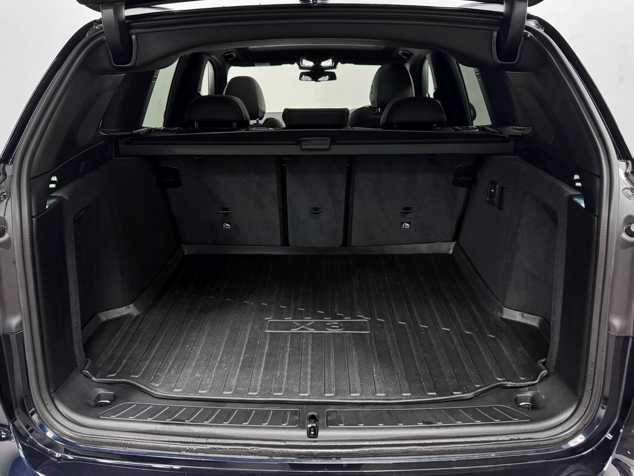 BMW X3 view 7