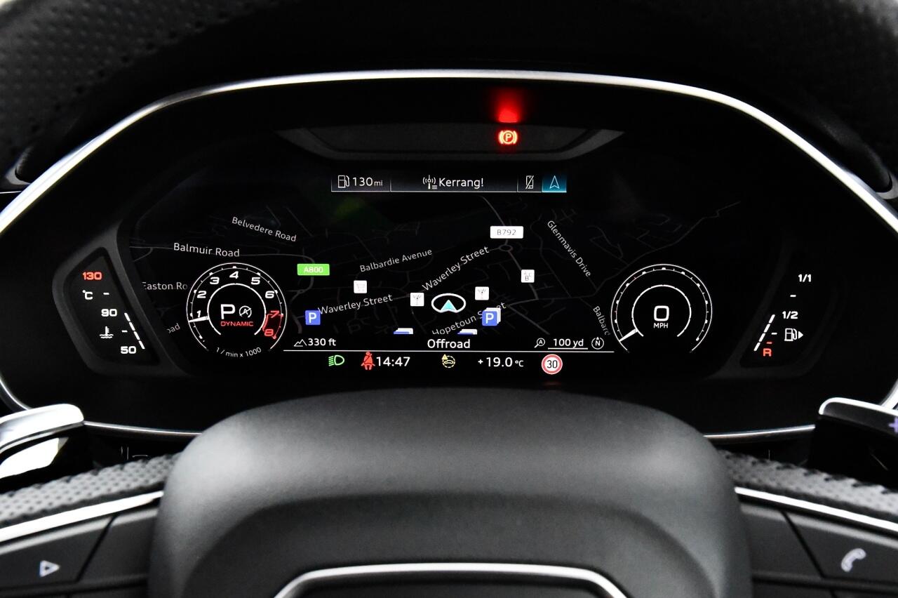 Audi RS Q3 view 32