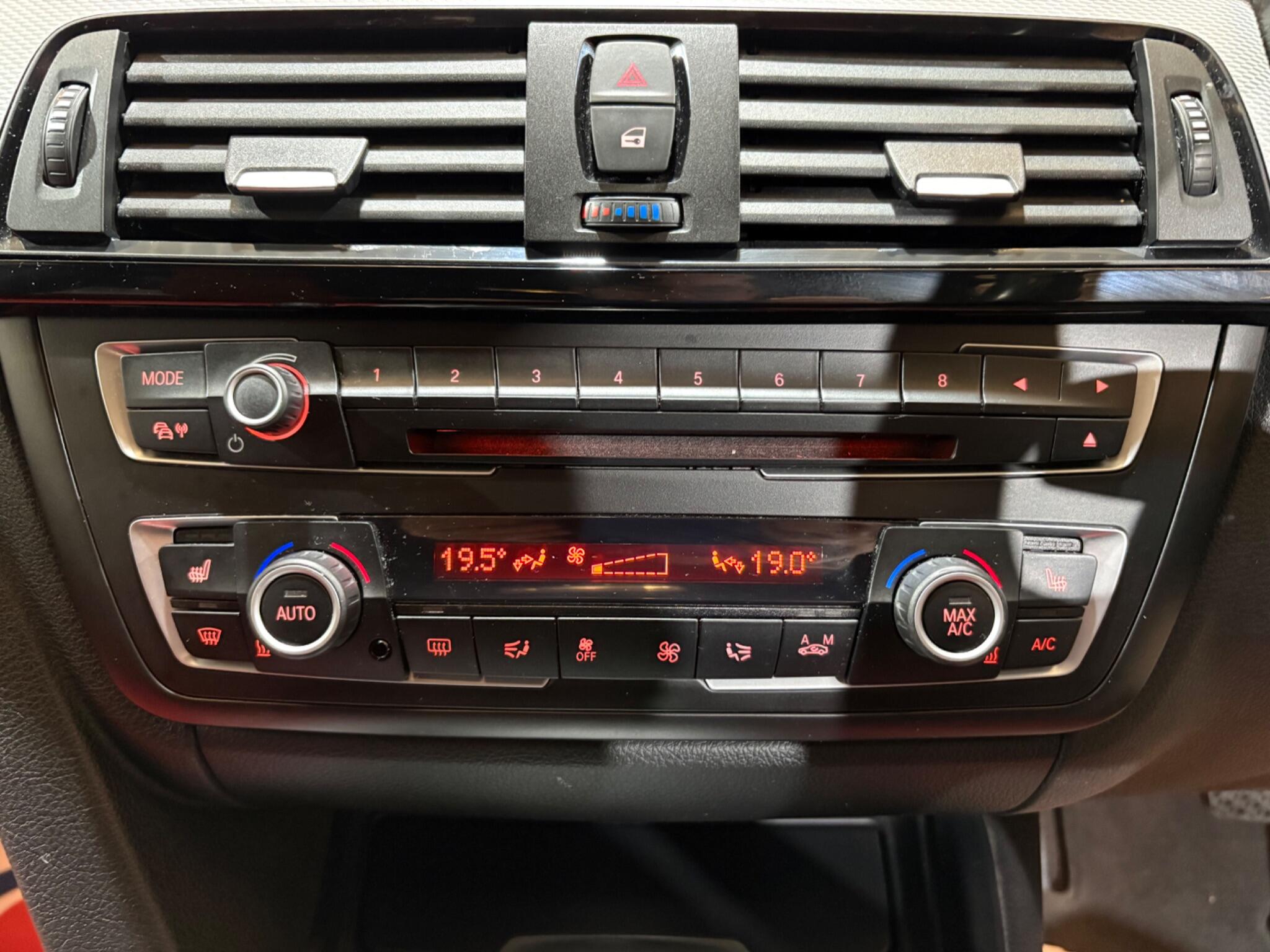 BMW 3 Series view 22