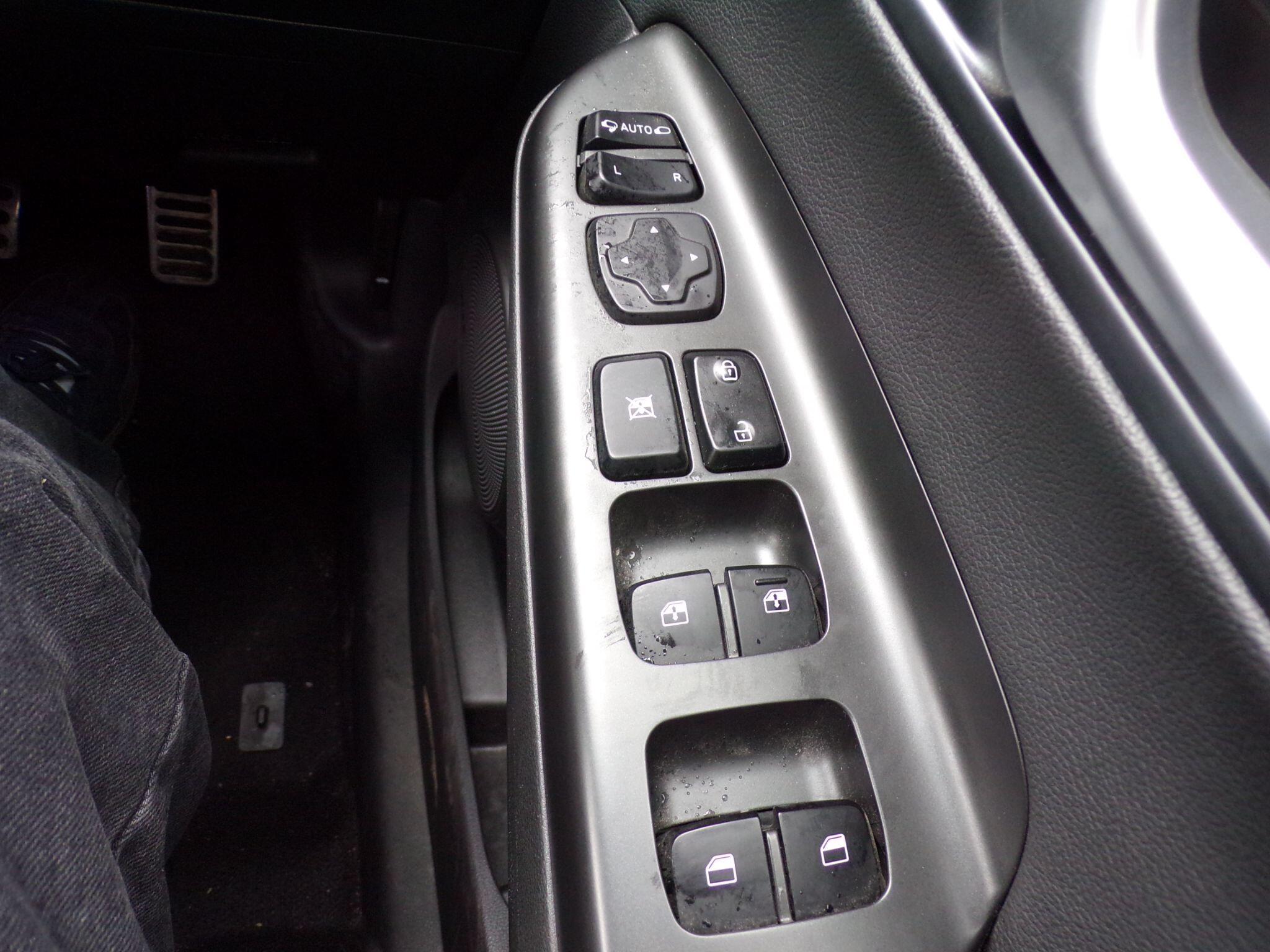Hyundai Kona view 30