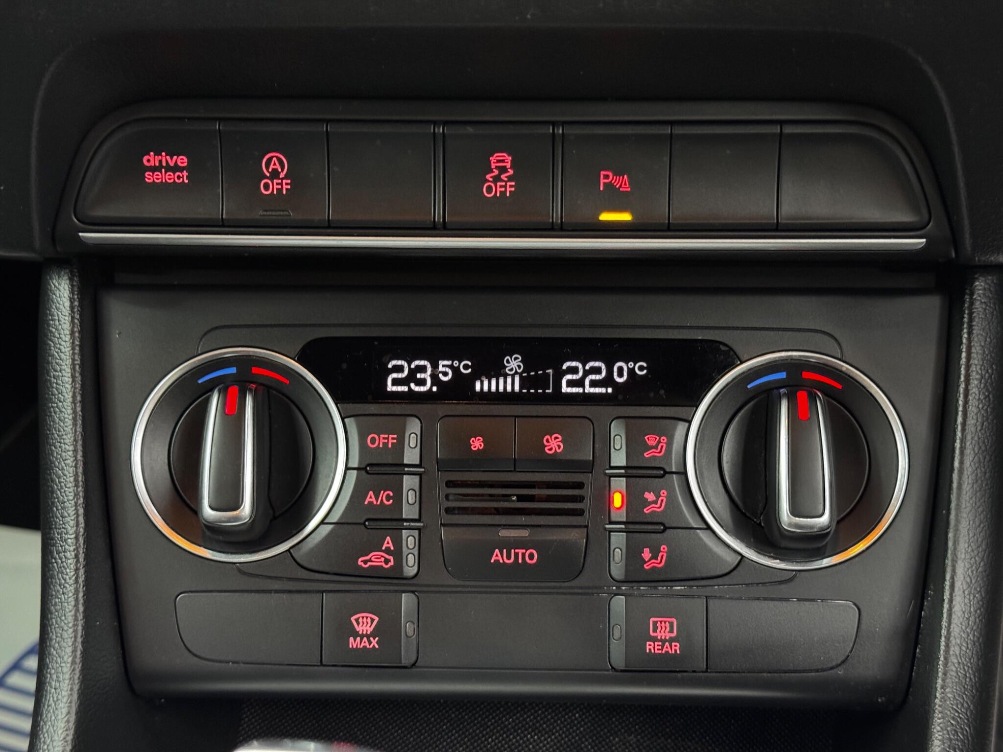 Audi Q3 view 27
