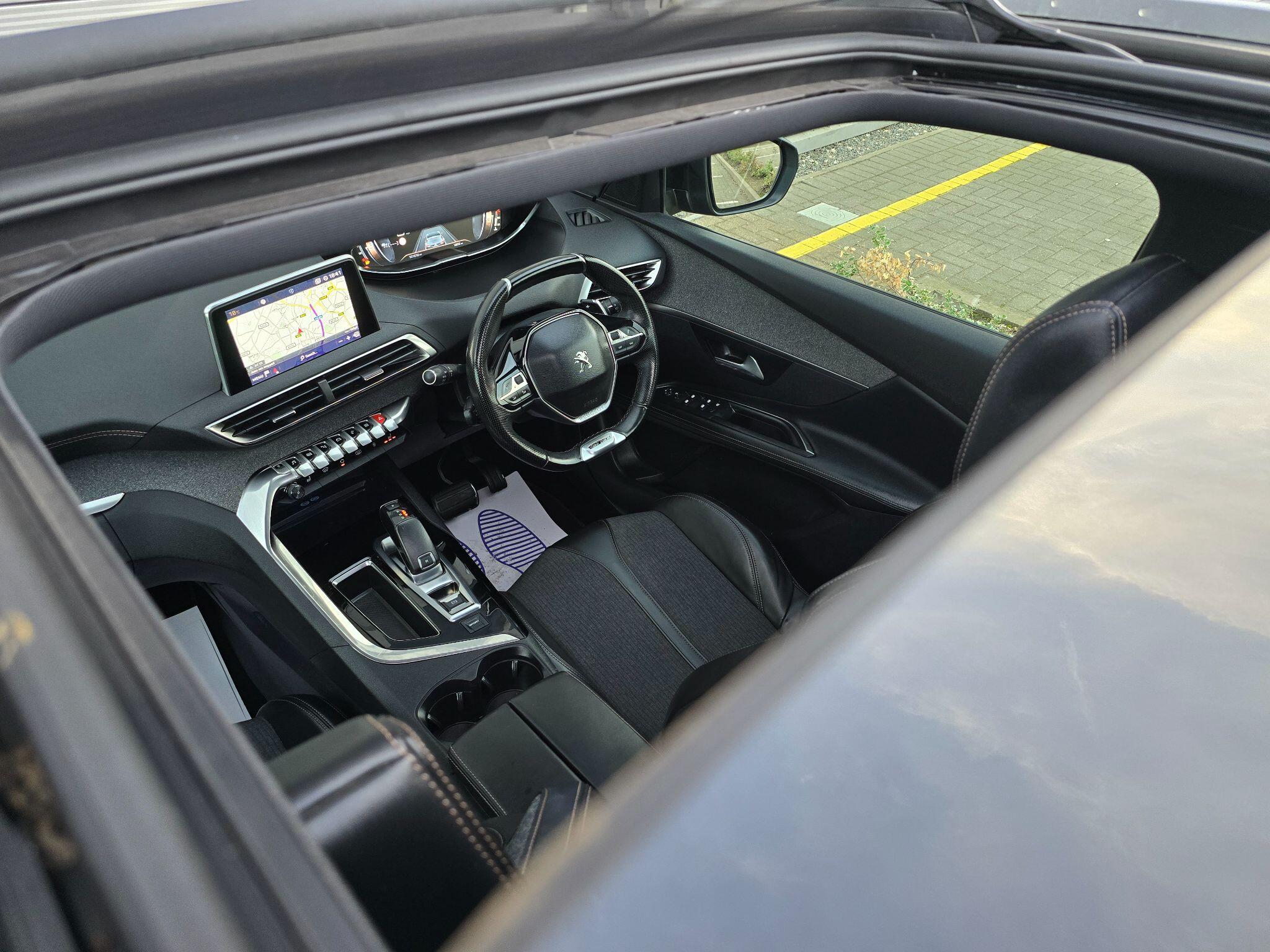 Peugeot 3008 view 9
