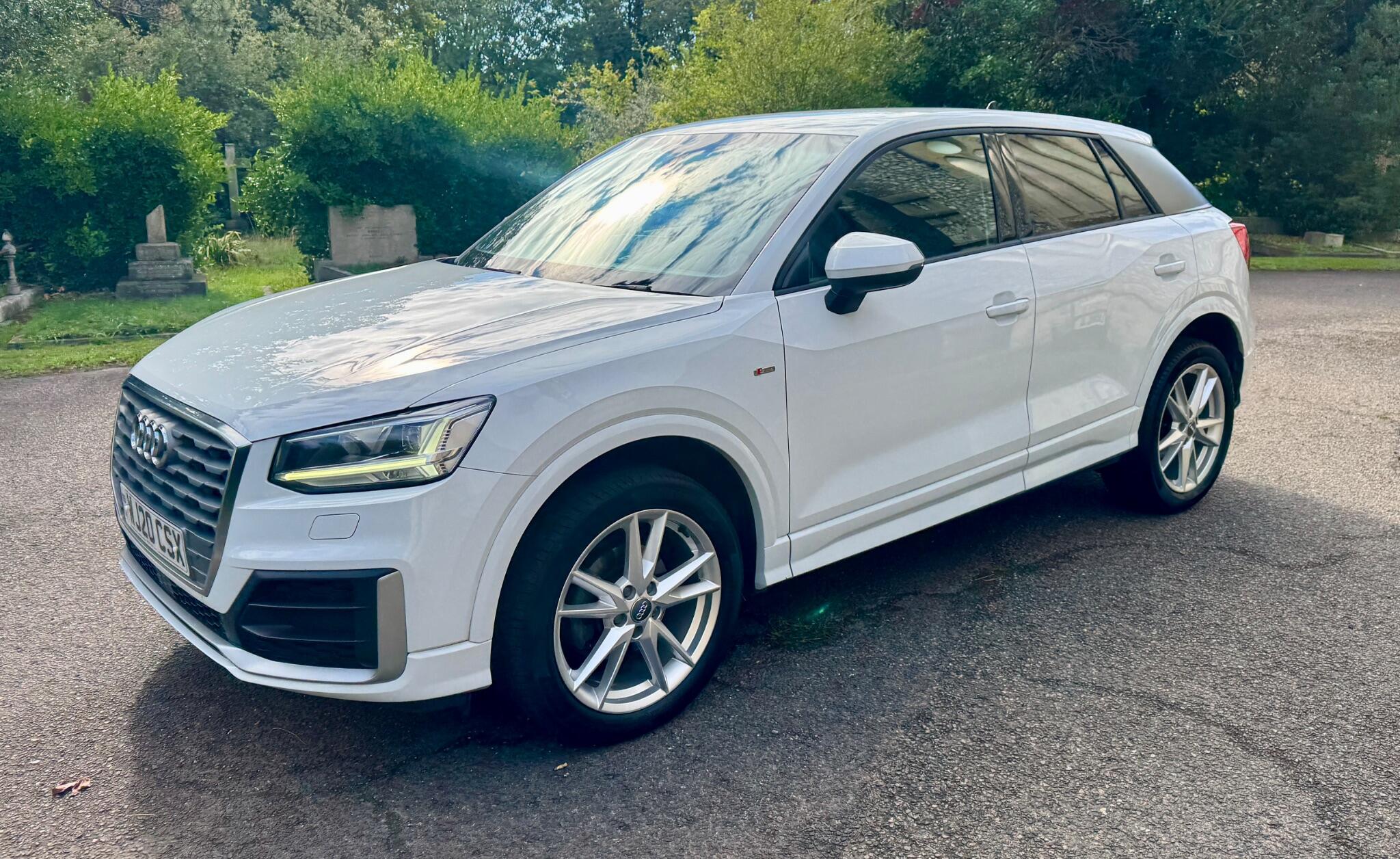Audi Q2 view 9