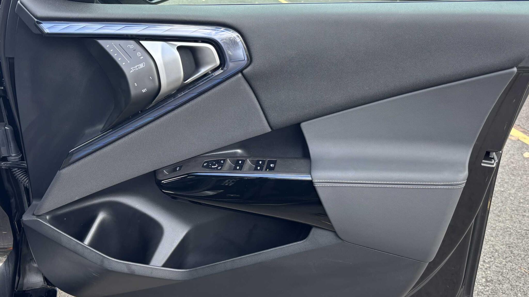 BMW X3 view 22